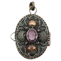 Médaillon en sterling, or et améthyste de style continental datant de 1900