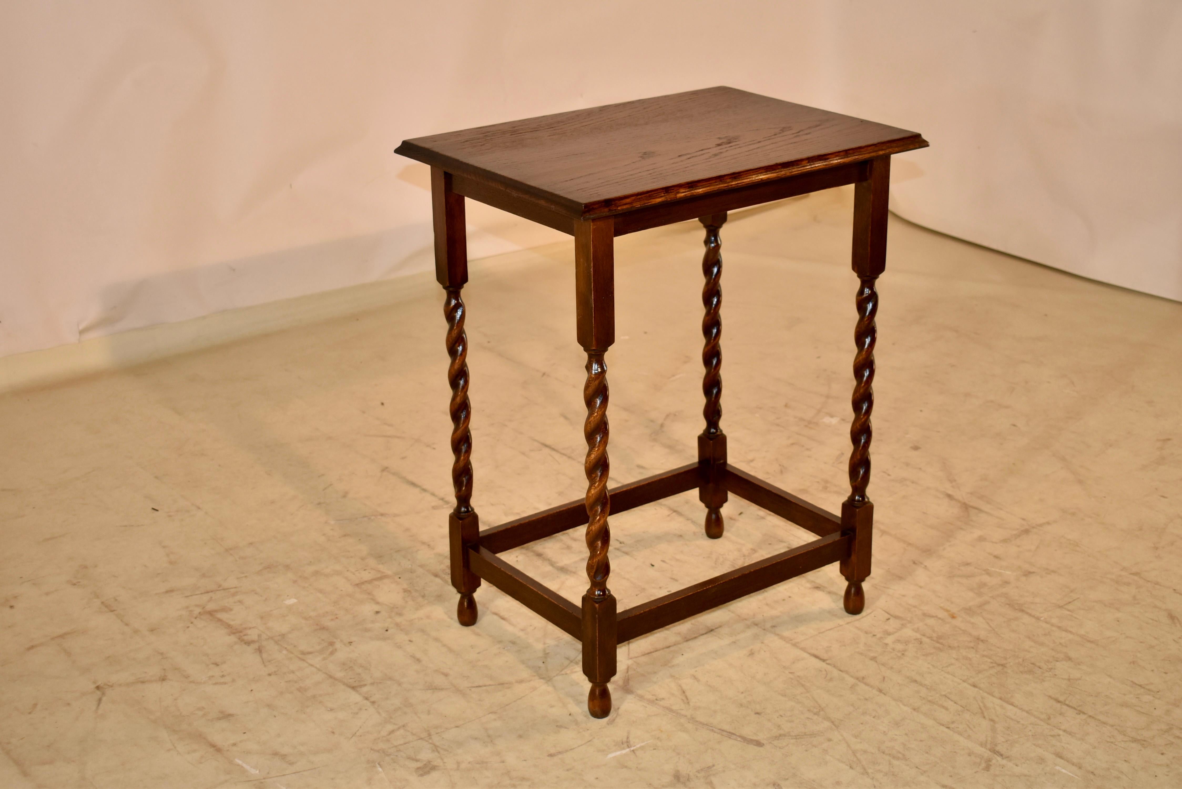 Turned Circa 1900 Edwardian Oak Side Table For Sale