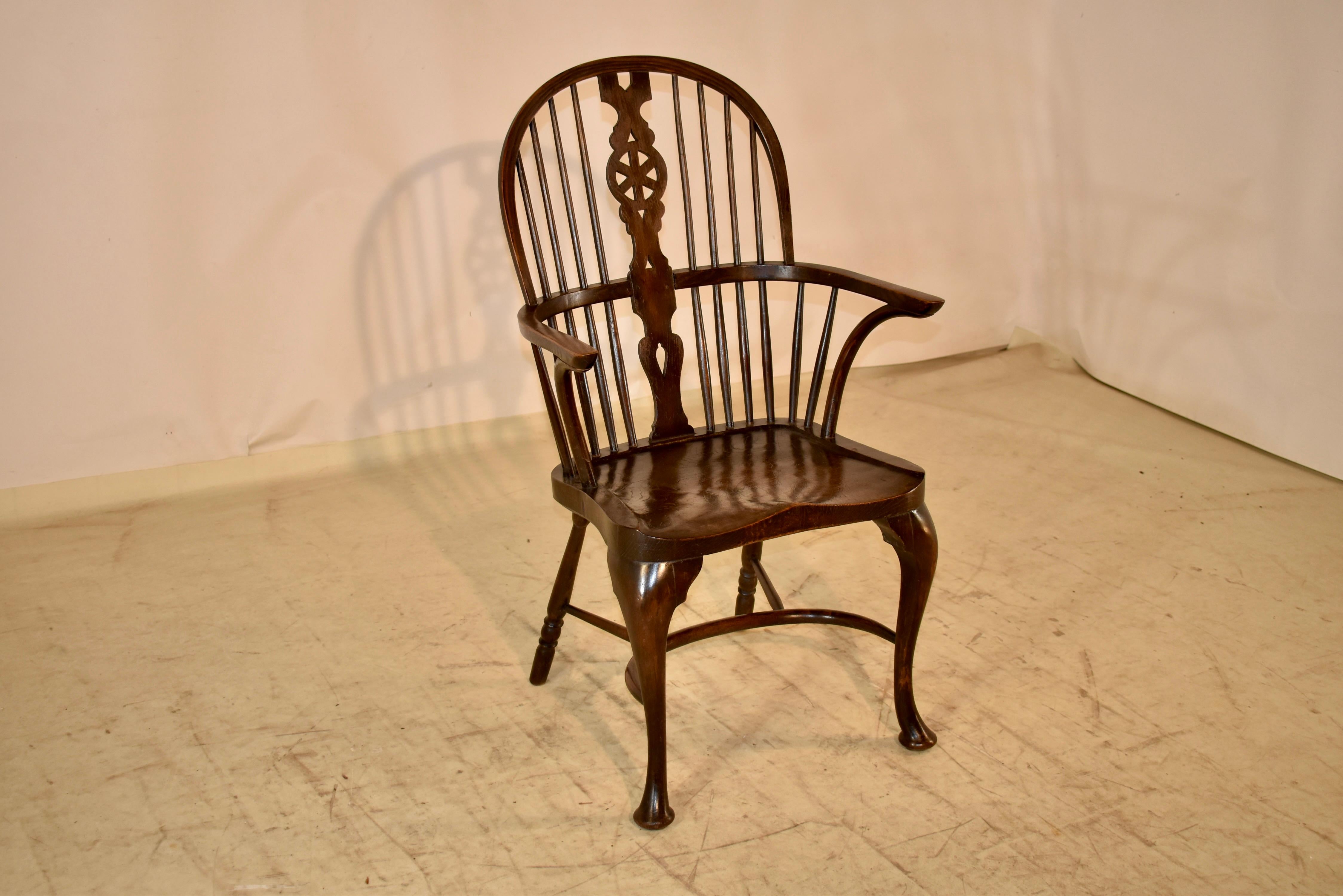 Turned Circa 1900 English Double Bow Windsor Chair For Sale