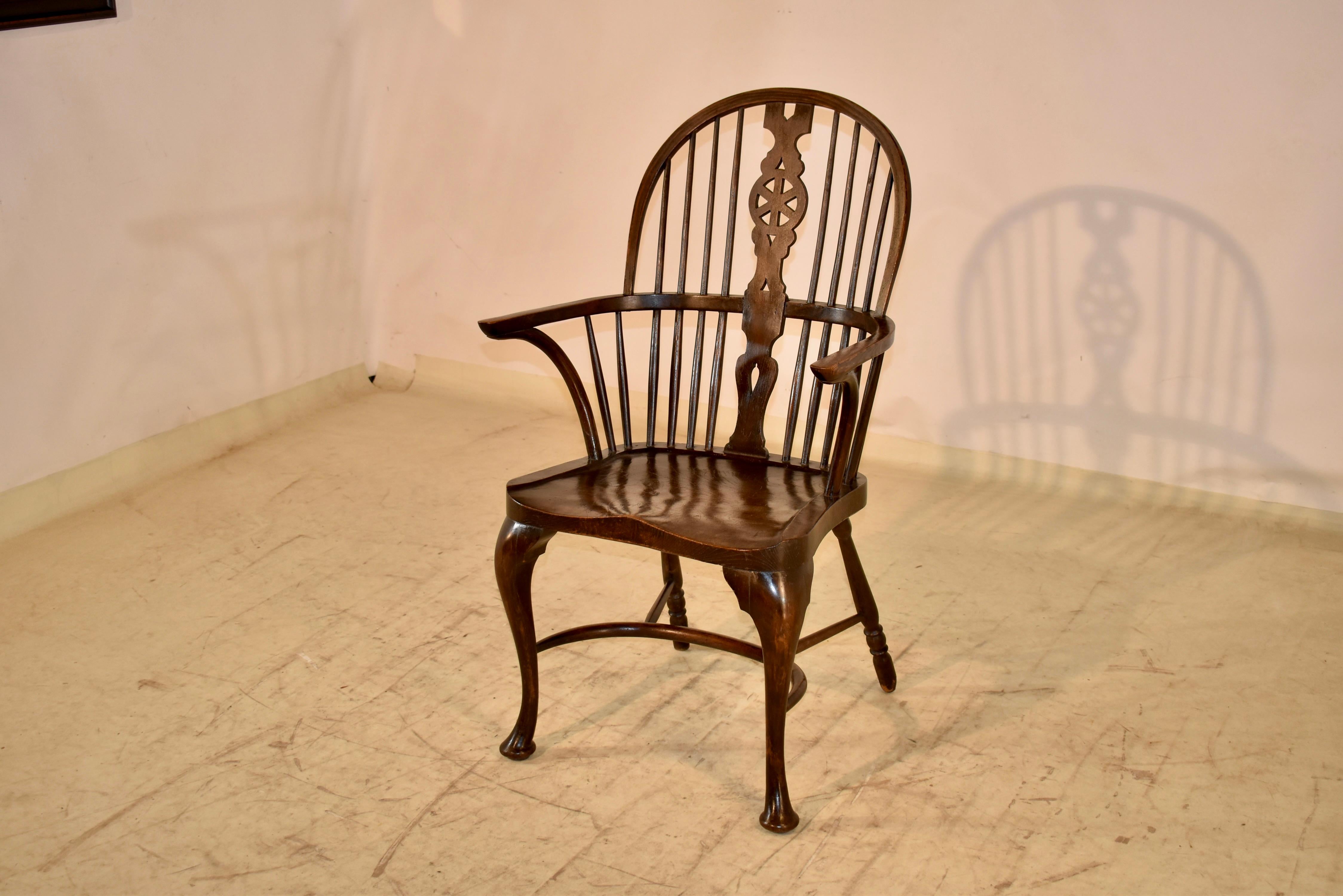 Circa 1900 English Double Bow Windsor Chair In Good Condition For Sale In High Point, NC