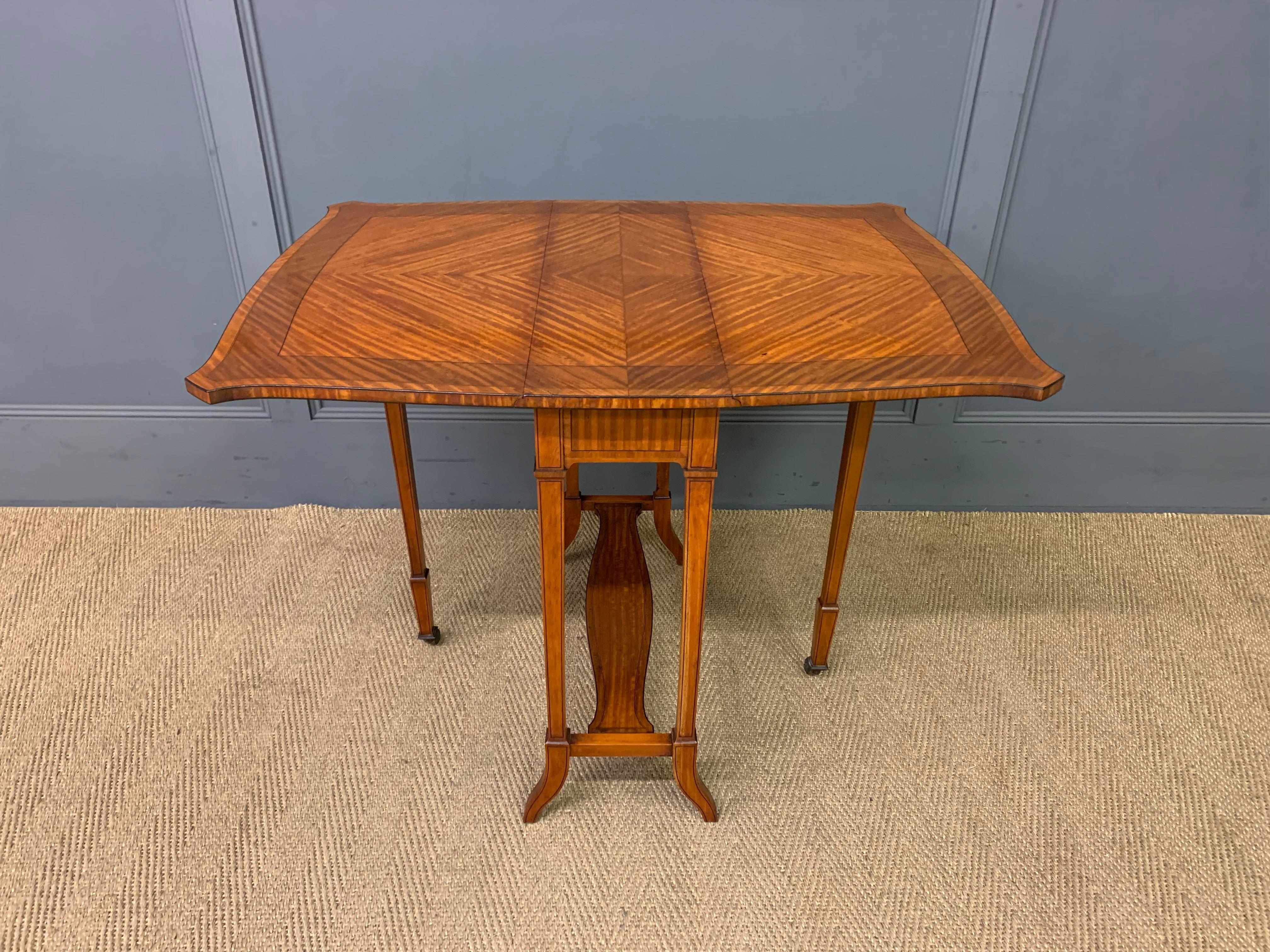 Circa 1900 English Edwardian Period Sutherland Table siglo XX en venta