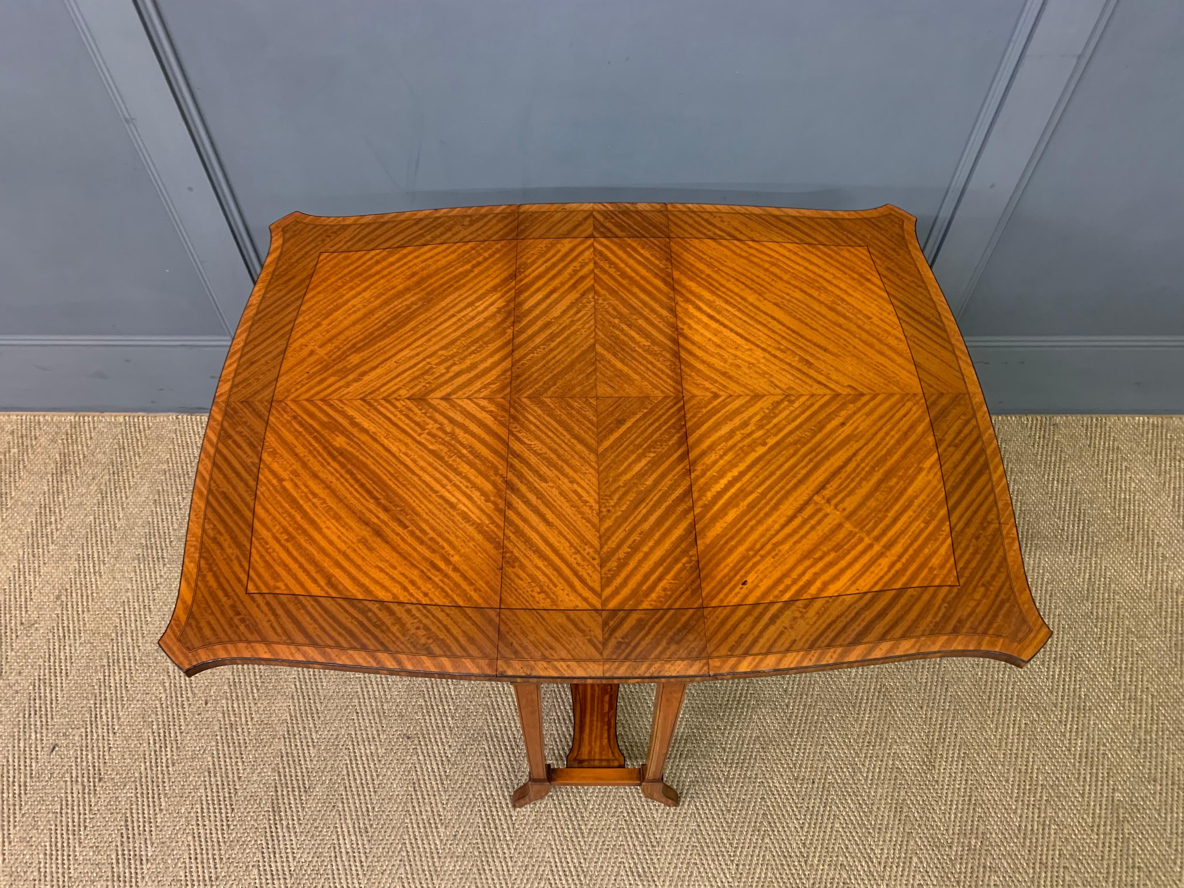Circa 1900 English Edwardian Period Sutherland Table en venta 1