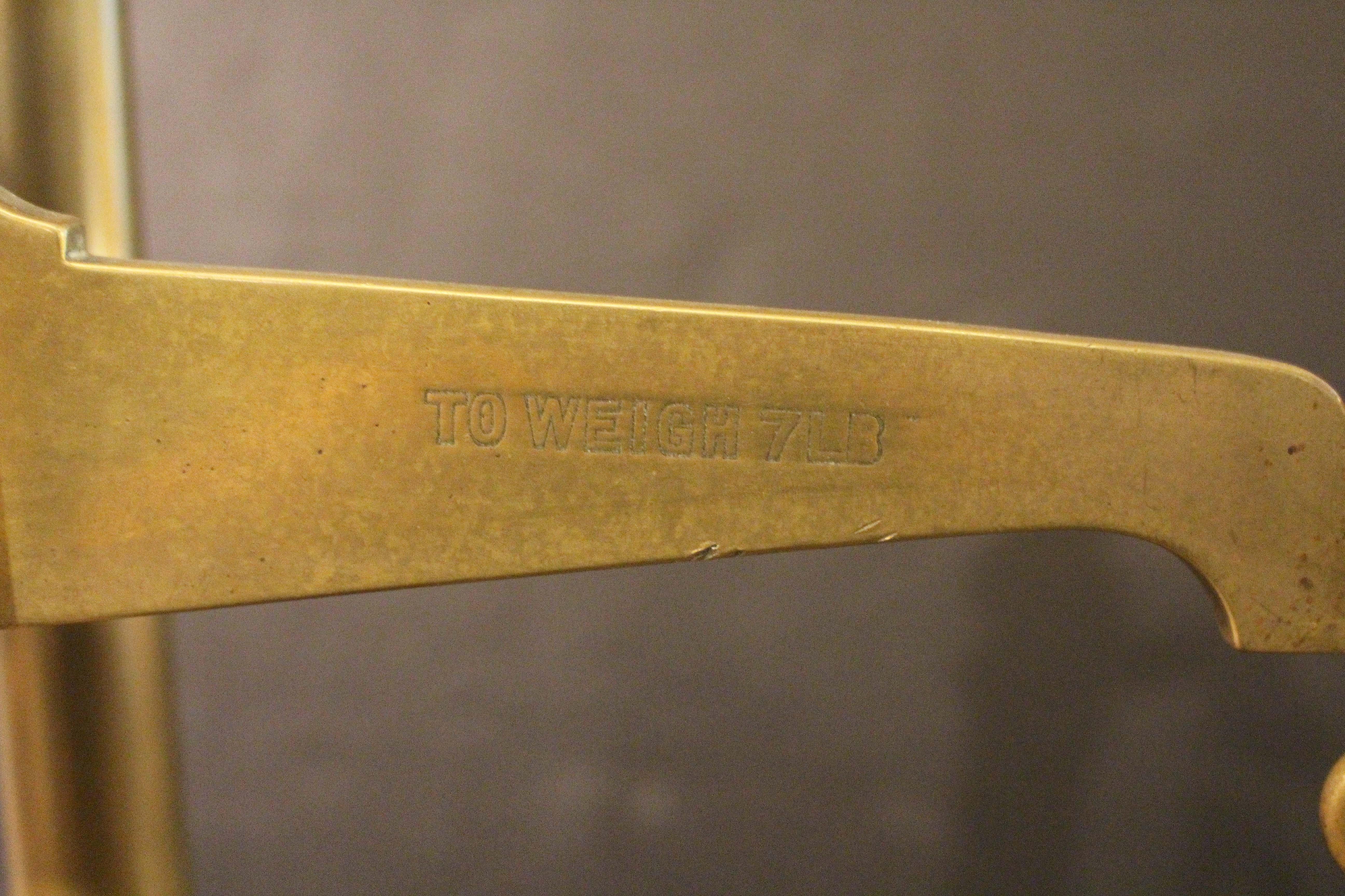 Victorien tardif Circa 1900 English Equal Arm Market Scale With Weights en vente