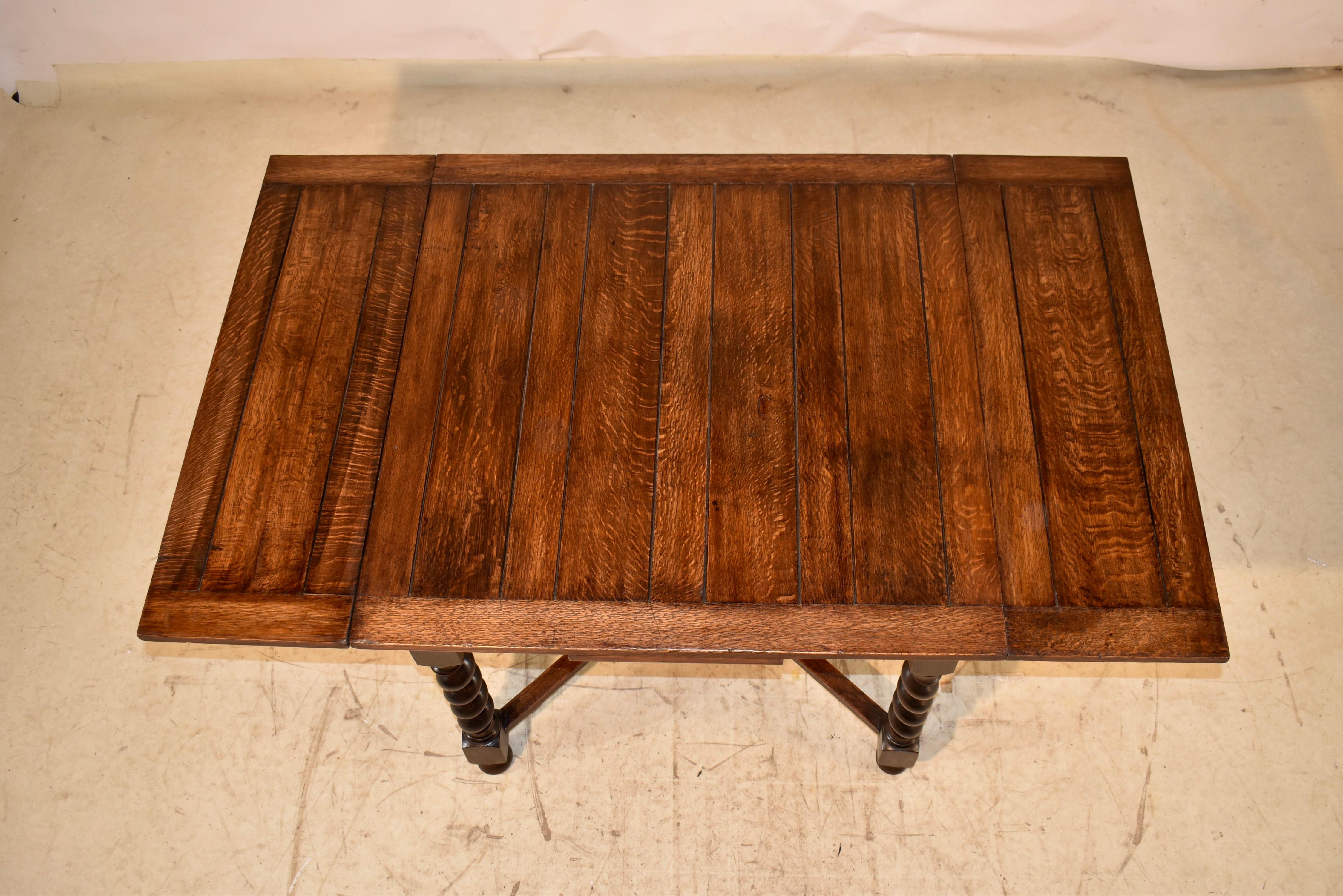 Circa 1900 English Oak Draw-Leaf Table For Sale 4