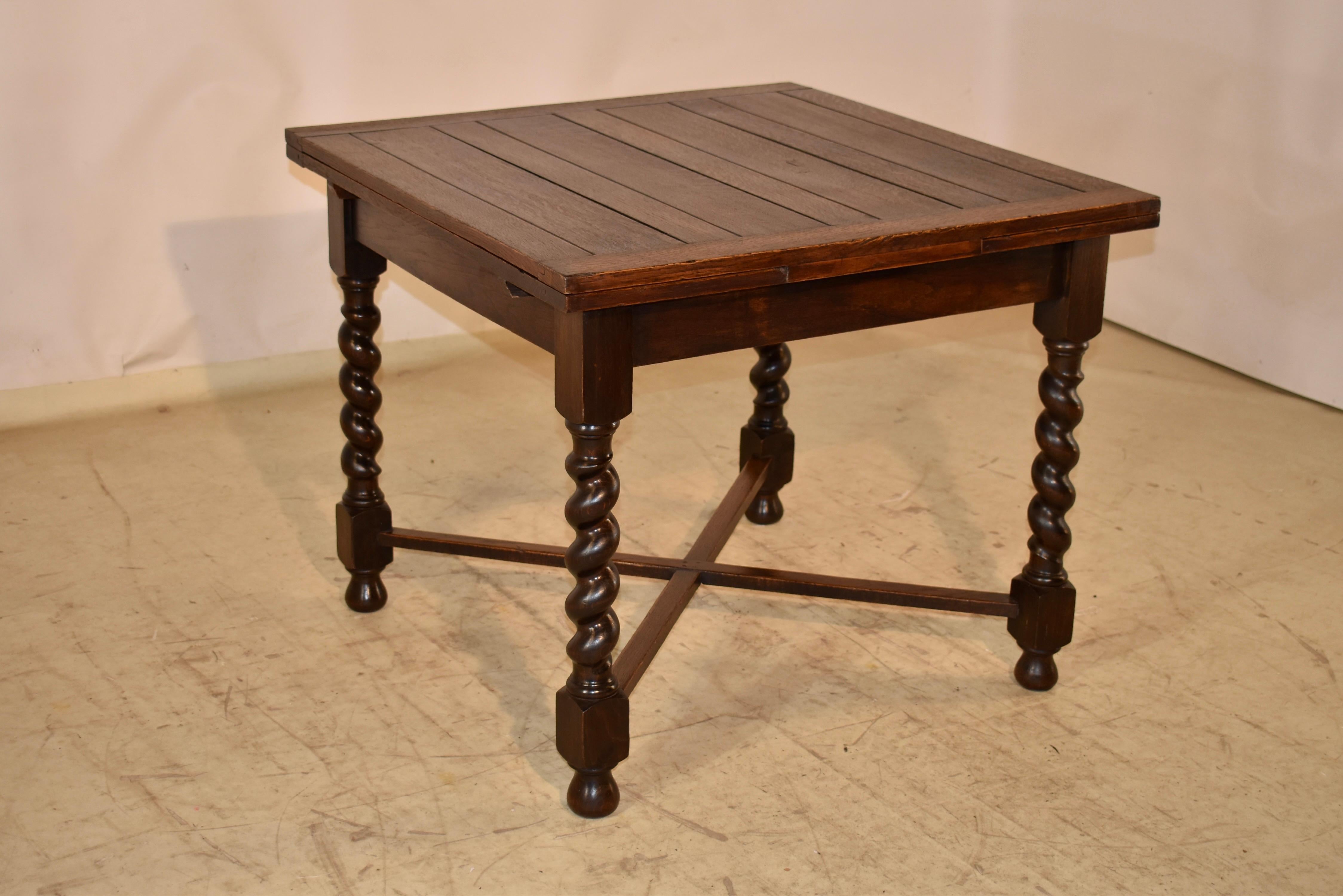 Edwardian Circa 1900 English Oak Draw-Leaf Table For Sale