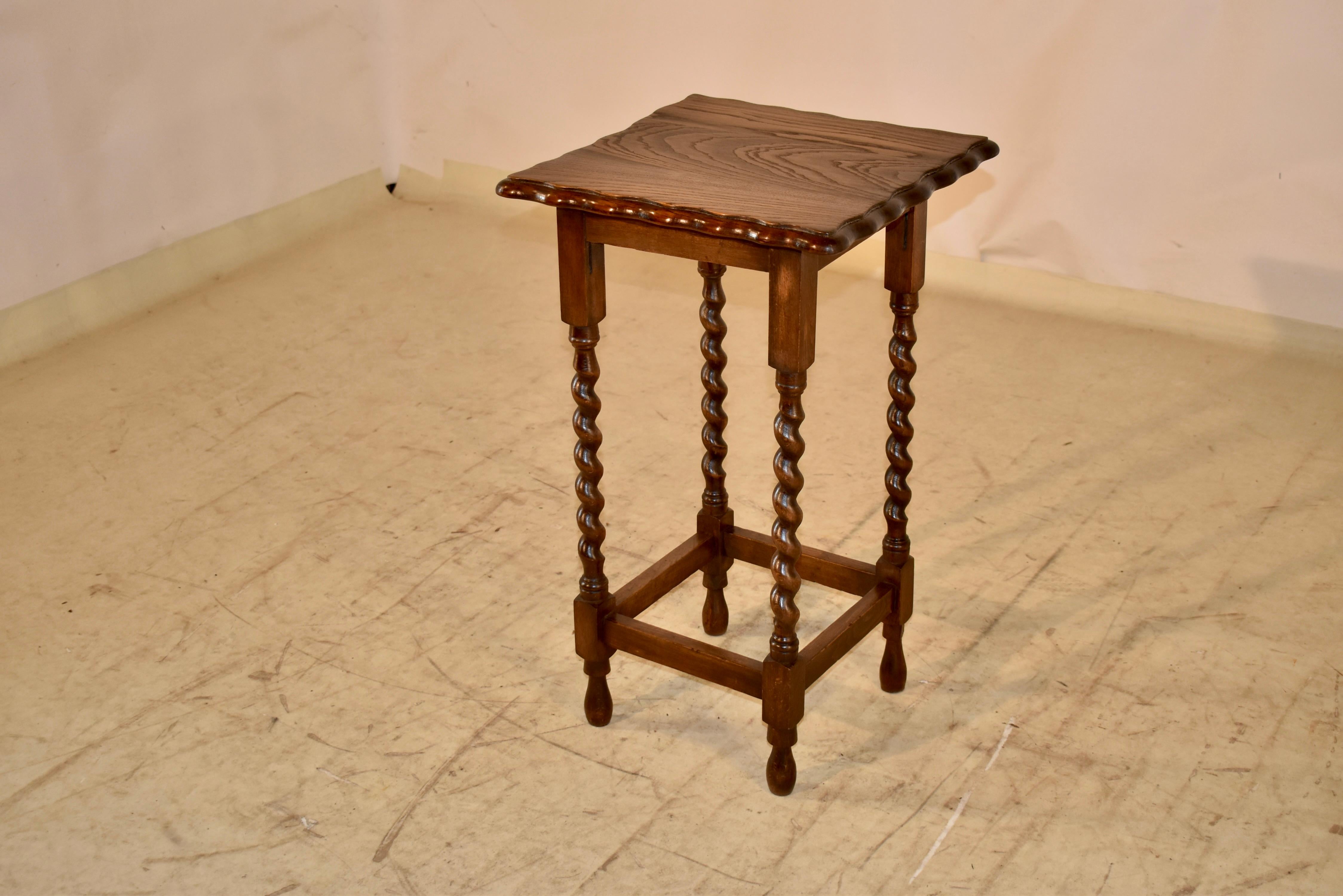 Circa 1900 English Oak Side Table In Good Condition In High Point, NC