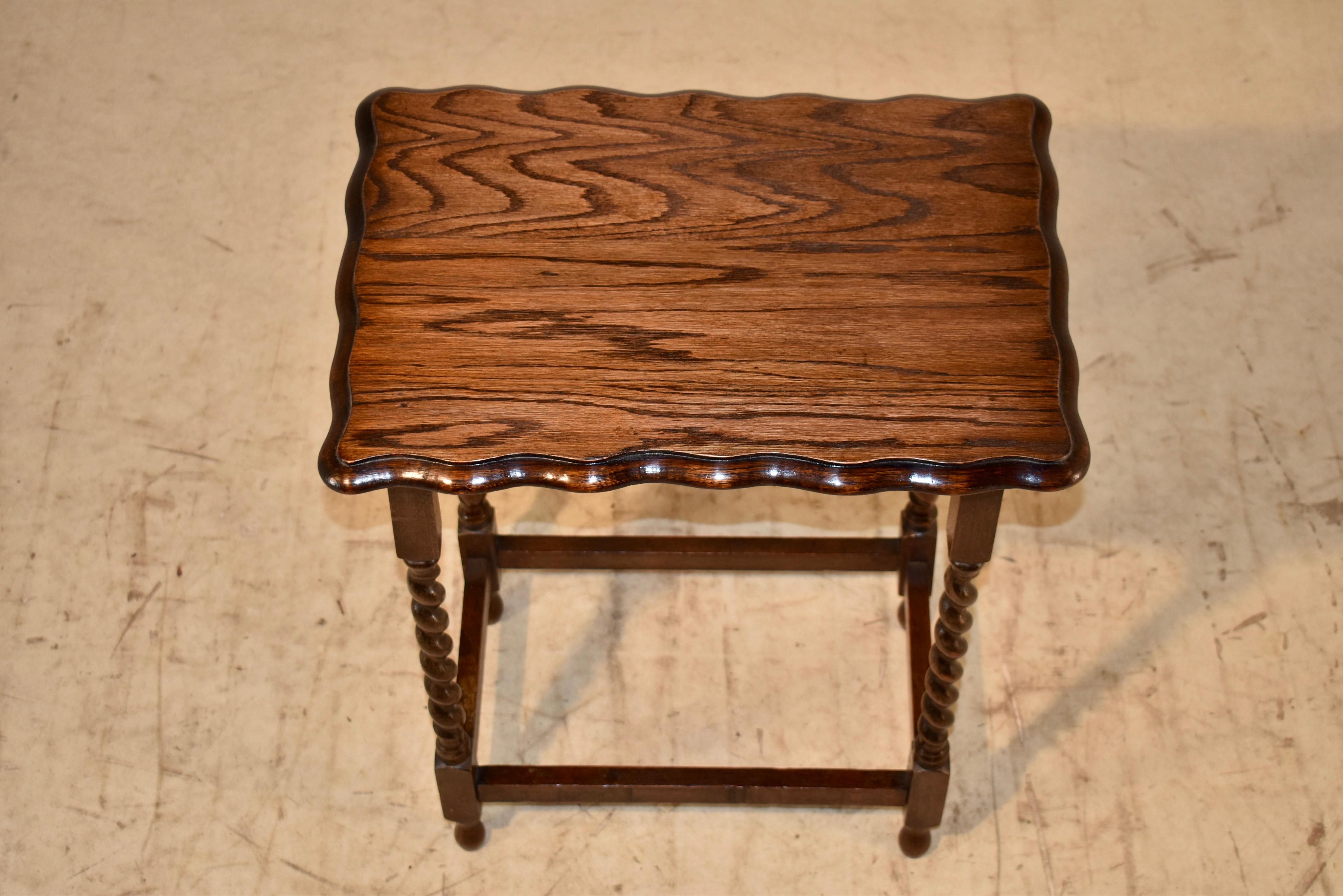 Circa 1900 Mesa auxiliar inglesa de roble Transformado en venta