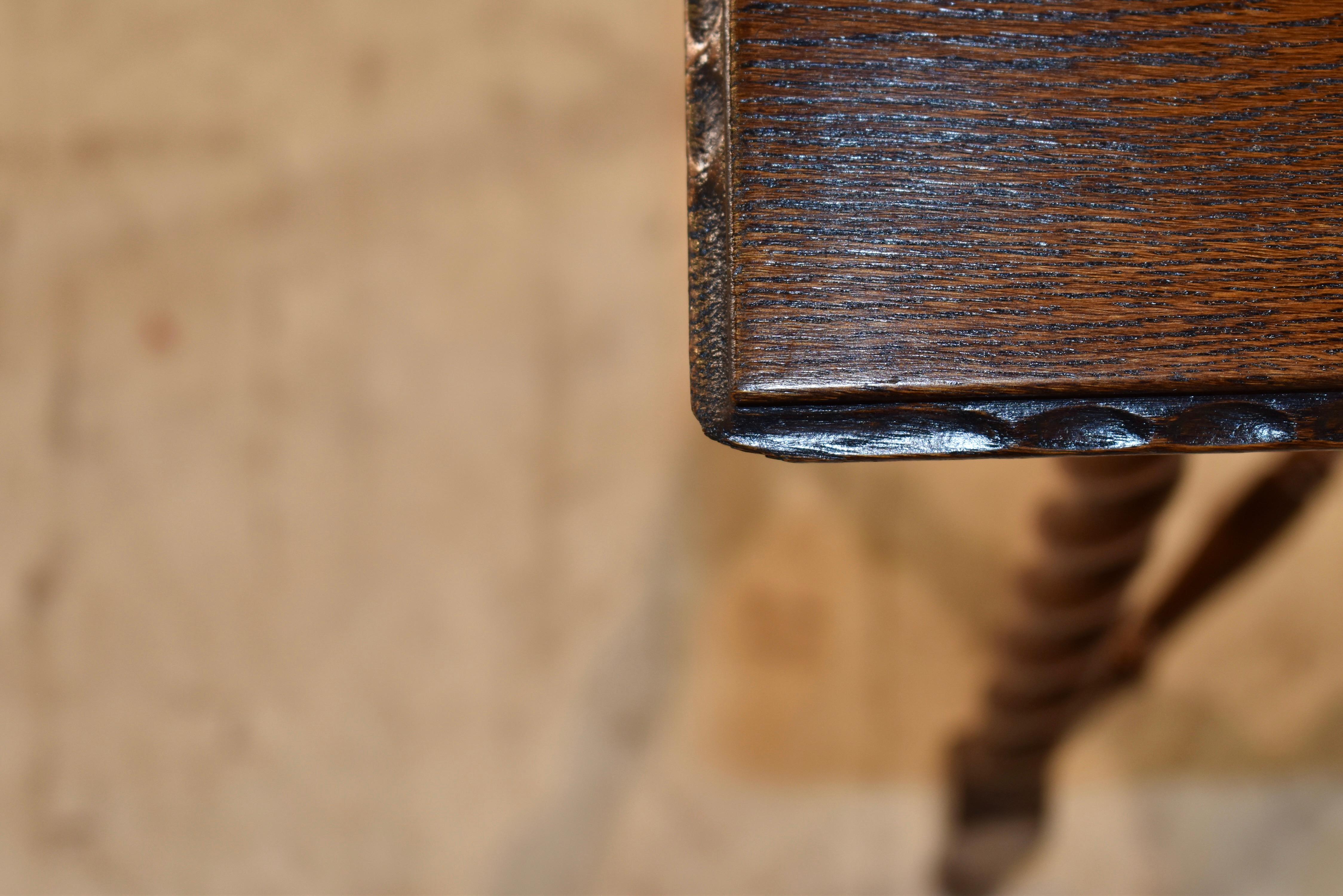 Chêne Circa 1900 Table d'appoint en chêne anglais en vente