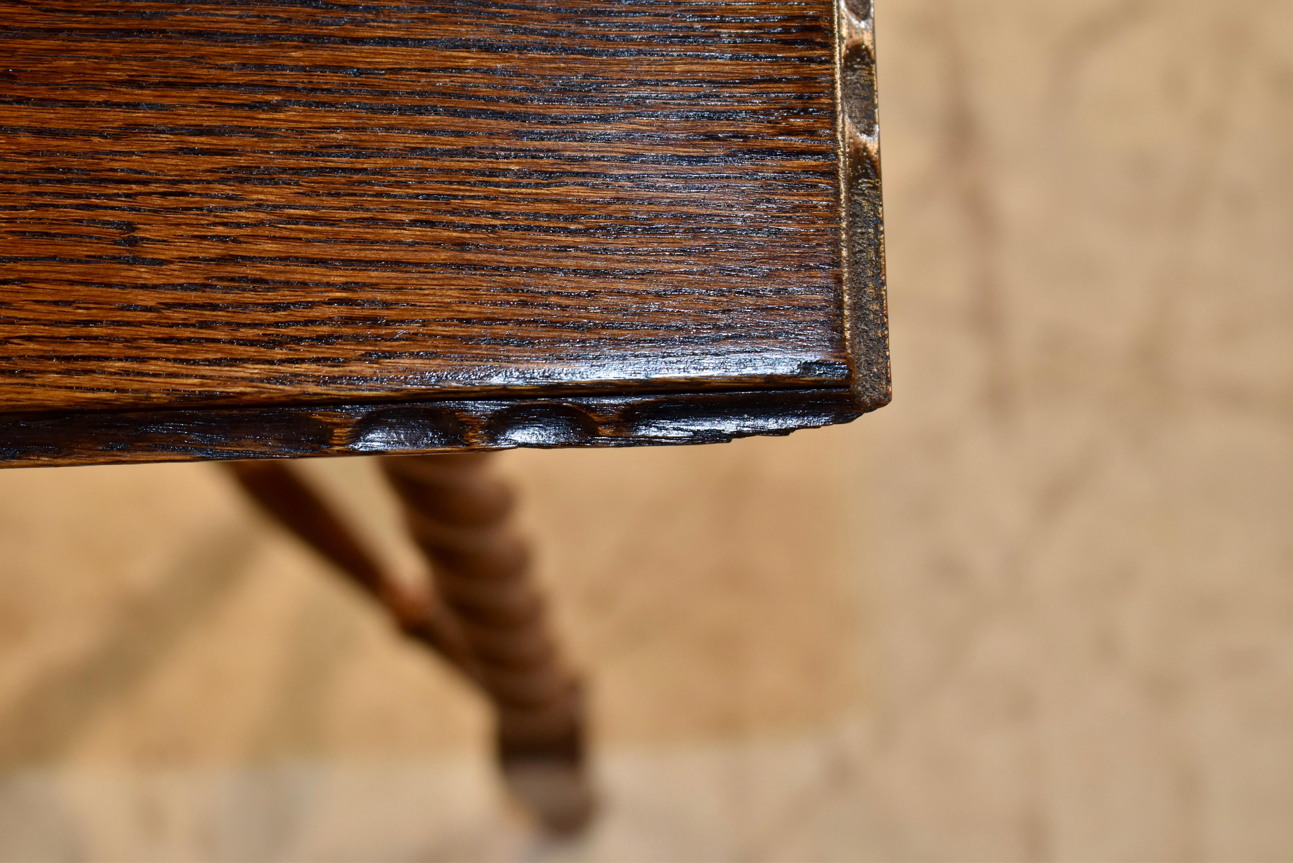 Circa 1900 Table d'appoint en chêne anglais en vente 1