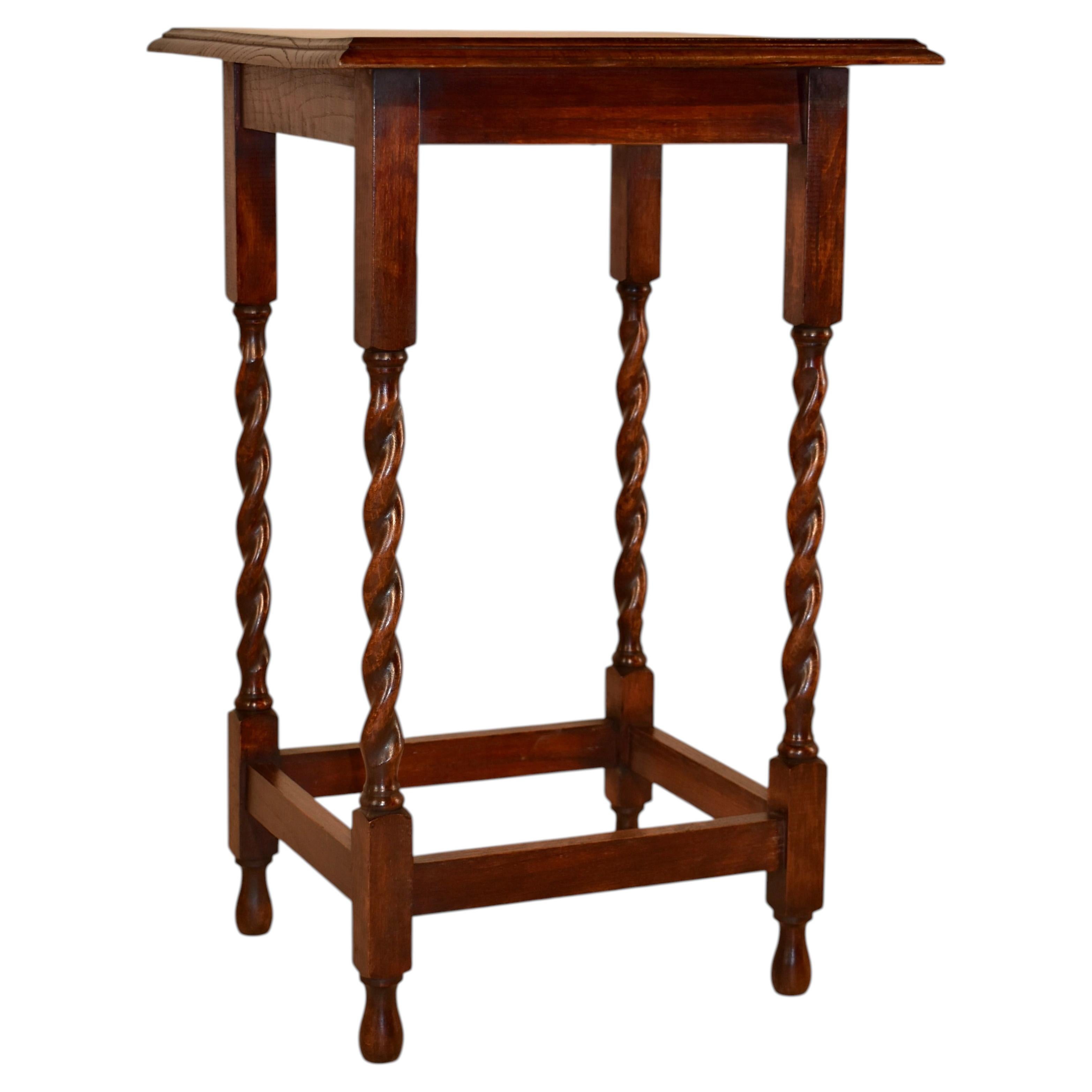 Tavolino in Oak inglese del 1900 circa