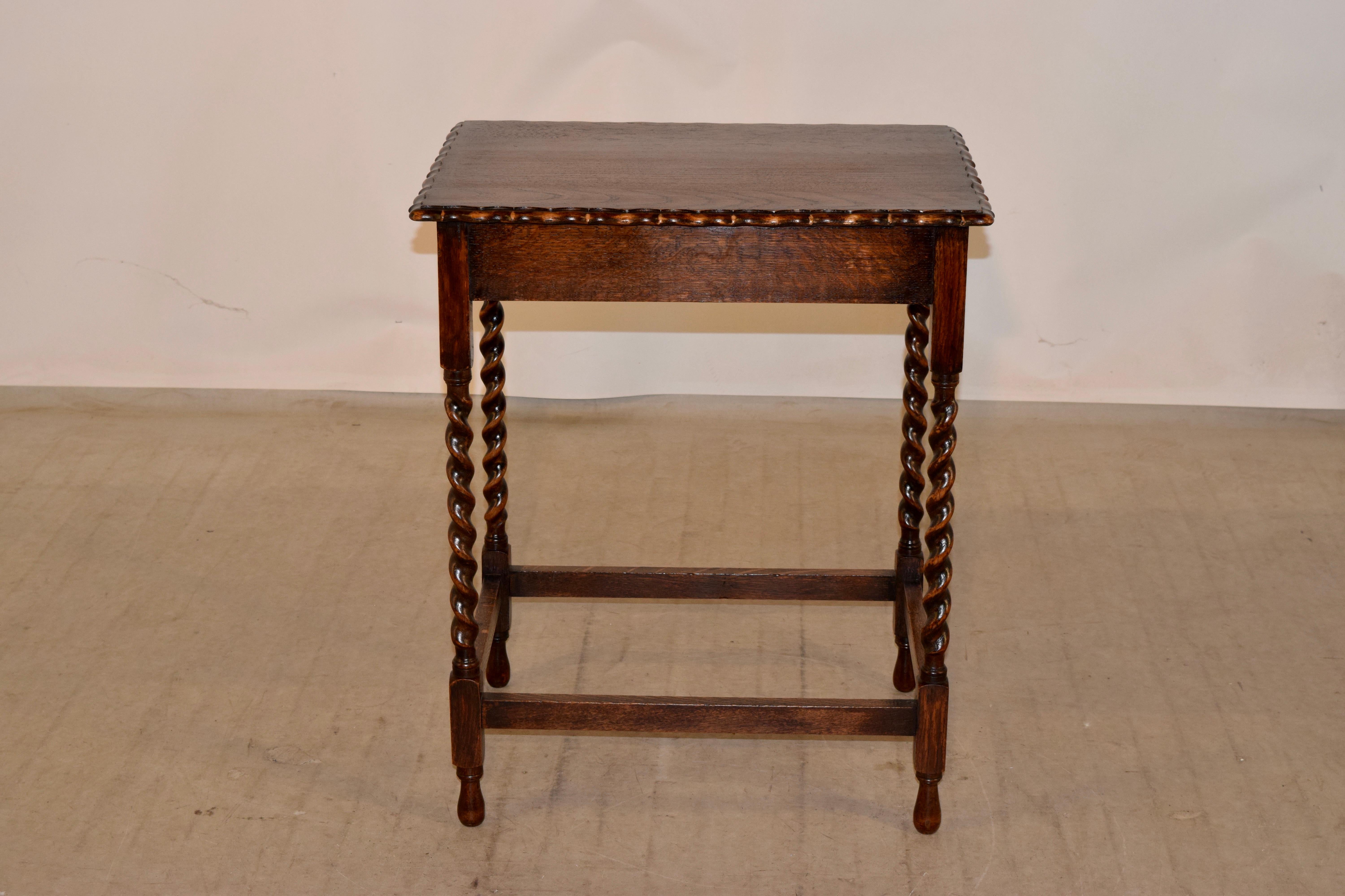 English Scalloped Side Table, Circa 1900 In Good Condition In High Point, NC