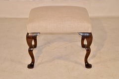 Sgabello imbottito in noce inglese del 1900 circa