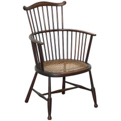 Fauteuil anglais à dossier en peigne Windsor et assise en rotin:: vers 1900