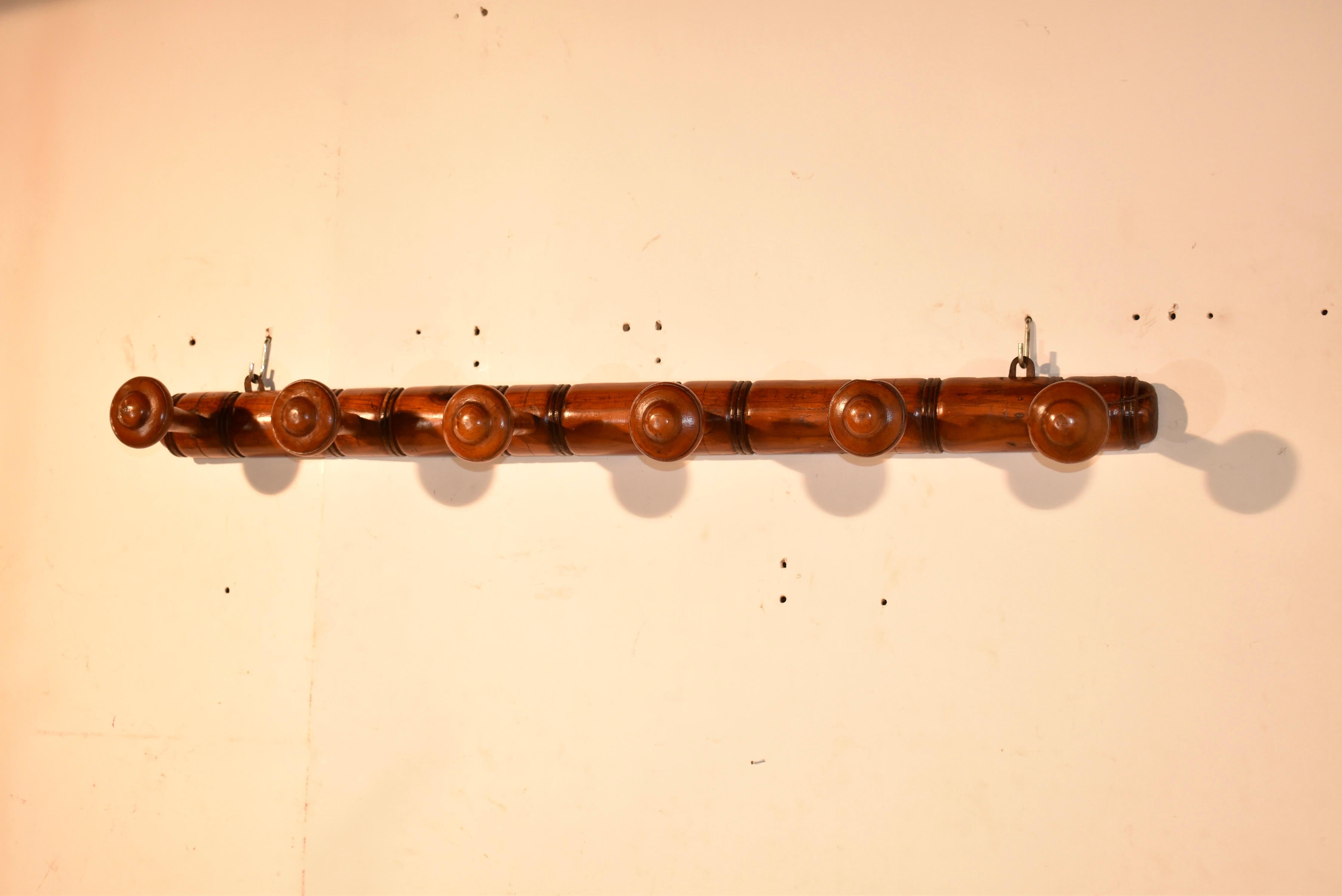 Art nouveau CIRCA - Porte-chapeaux ou porte-manteaux français à 6 patères en vente