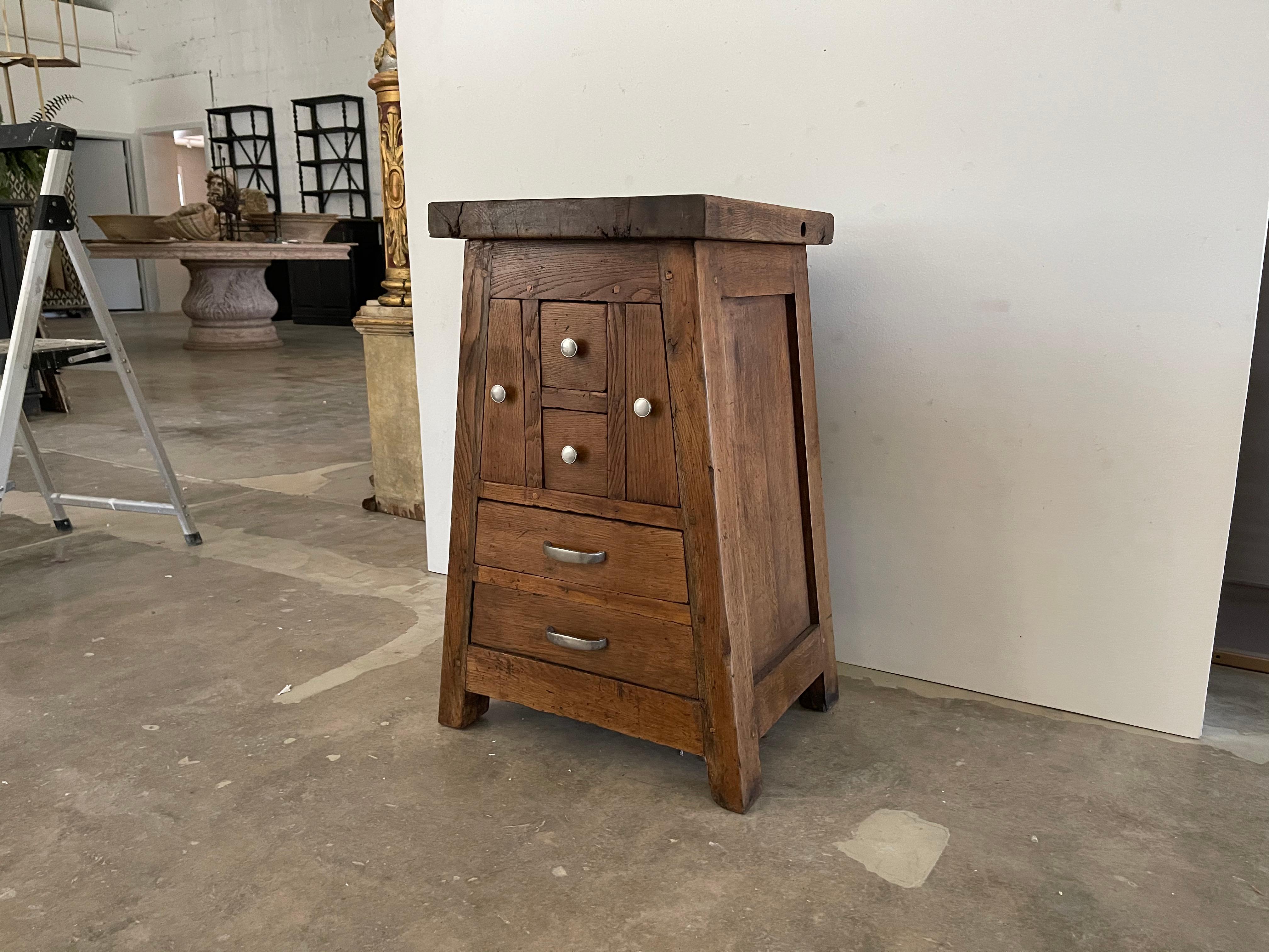 Circa 1900 French Antique Walnut Butcher Block – Rustic Provincial Worktable For Sale 9