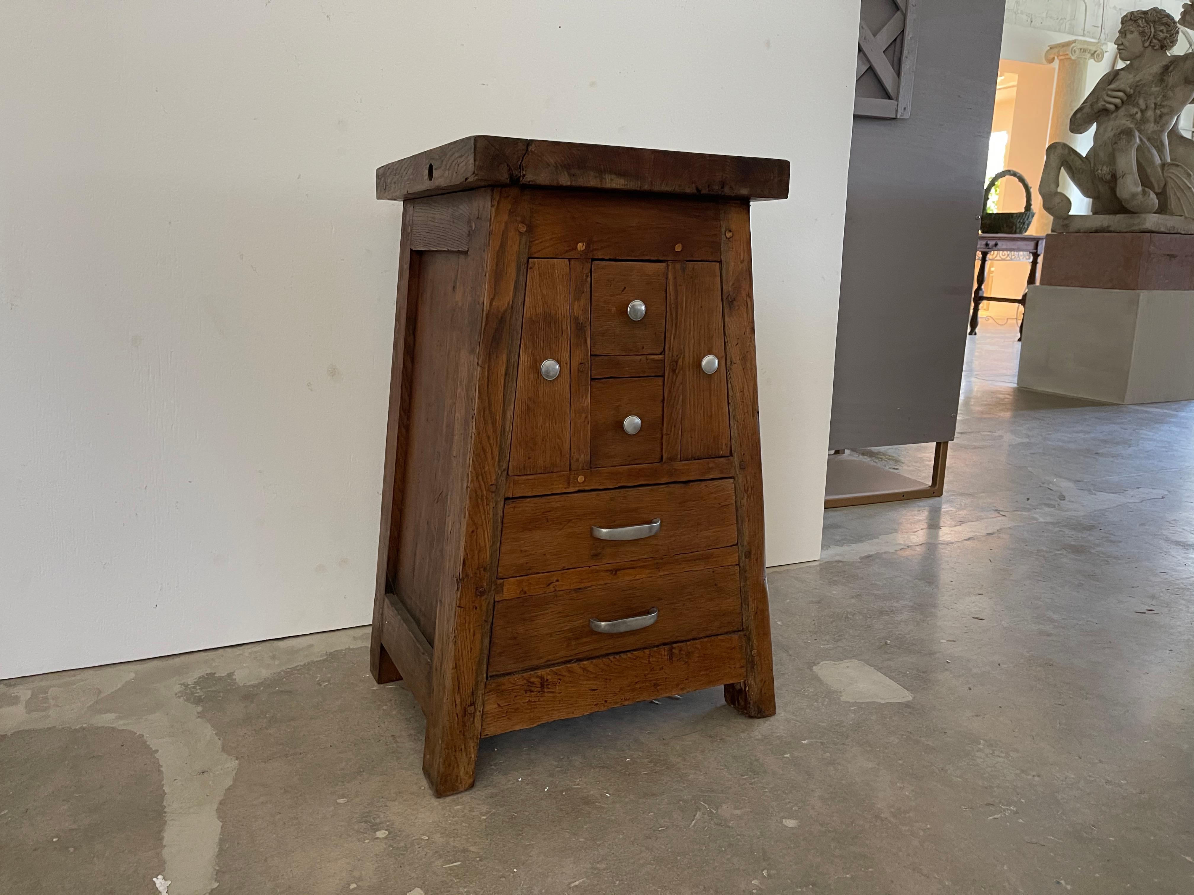 Circa 1900 French Antique Walnut Butcher Block – Rustic Provincial Worktable For Sale 10