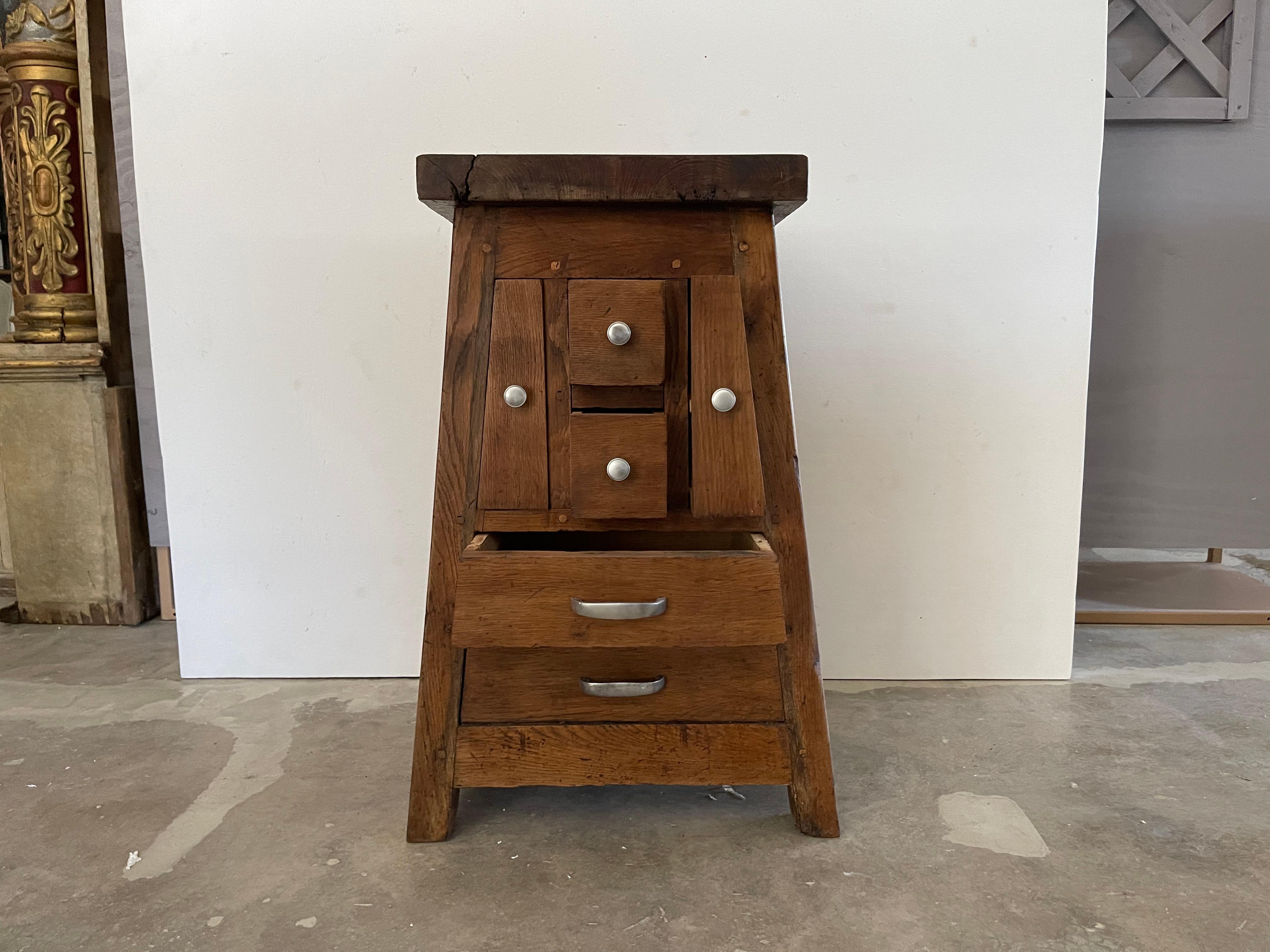 Circa 1900 French Antique Walnut Butcher Block – Rustic Provincial Worktable For Sale 12