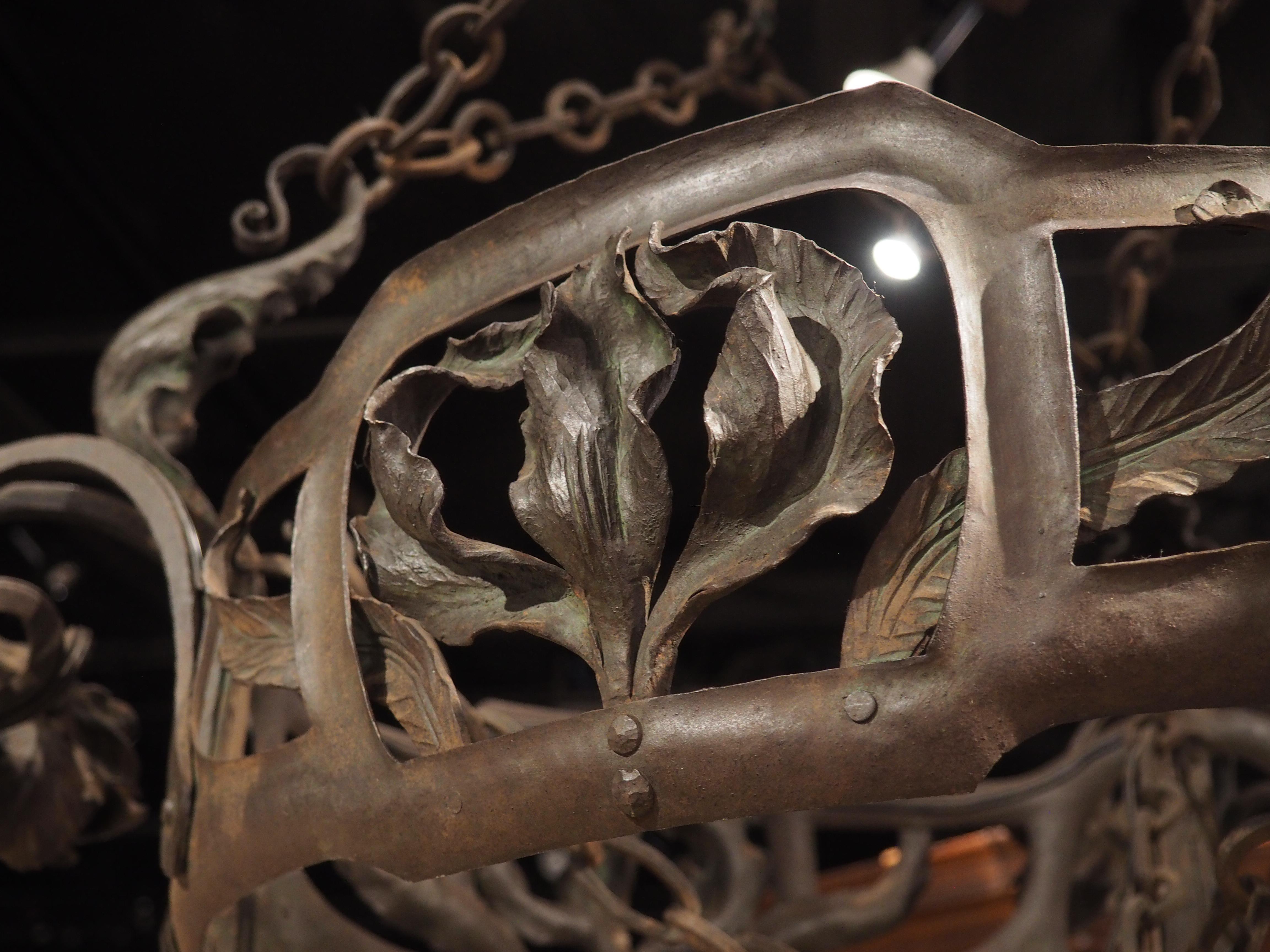 Lustre en fer forgé français Art Nouveau Circa 1900 3