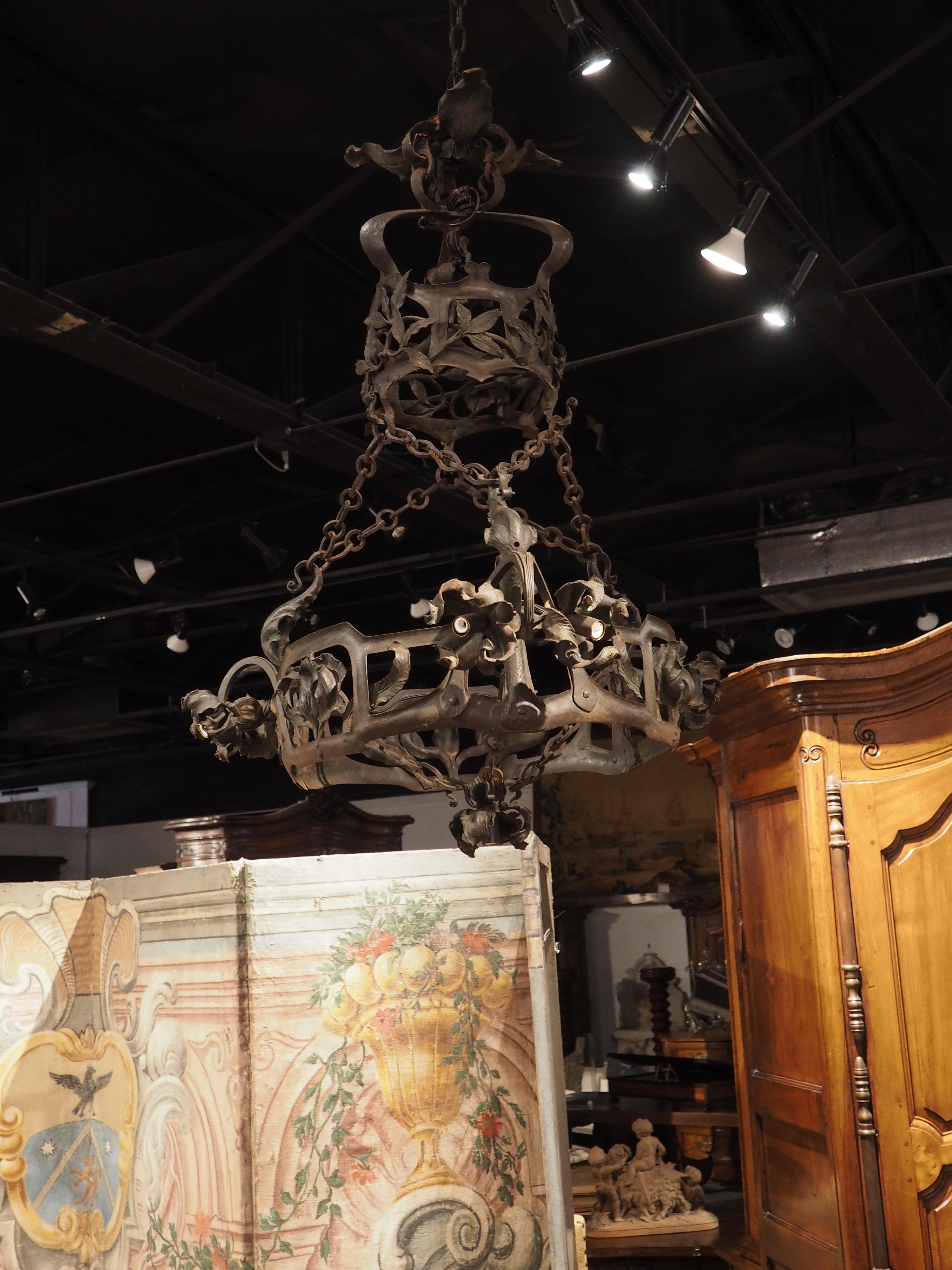 French Art Nouveau Wrought Iron Chandelier, circa 1900 For Sale 10