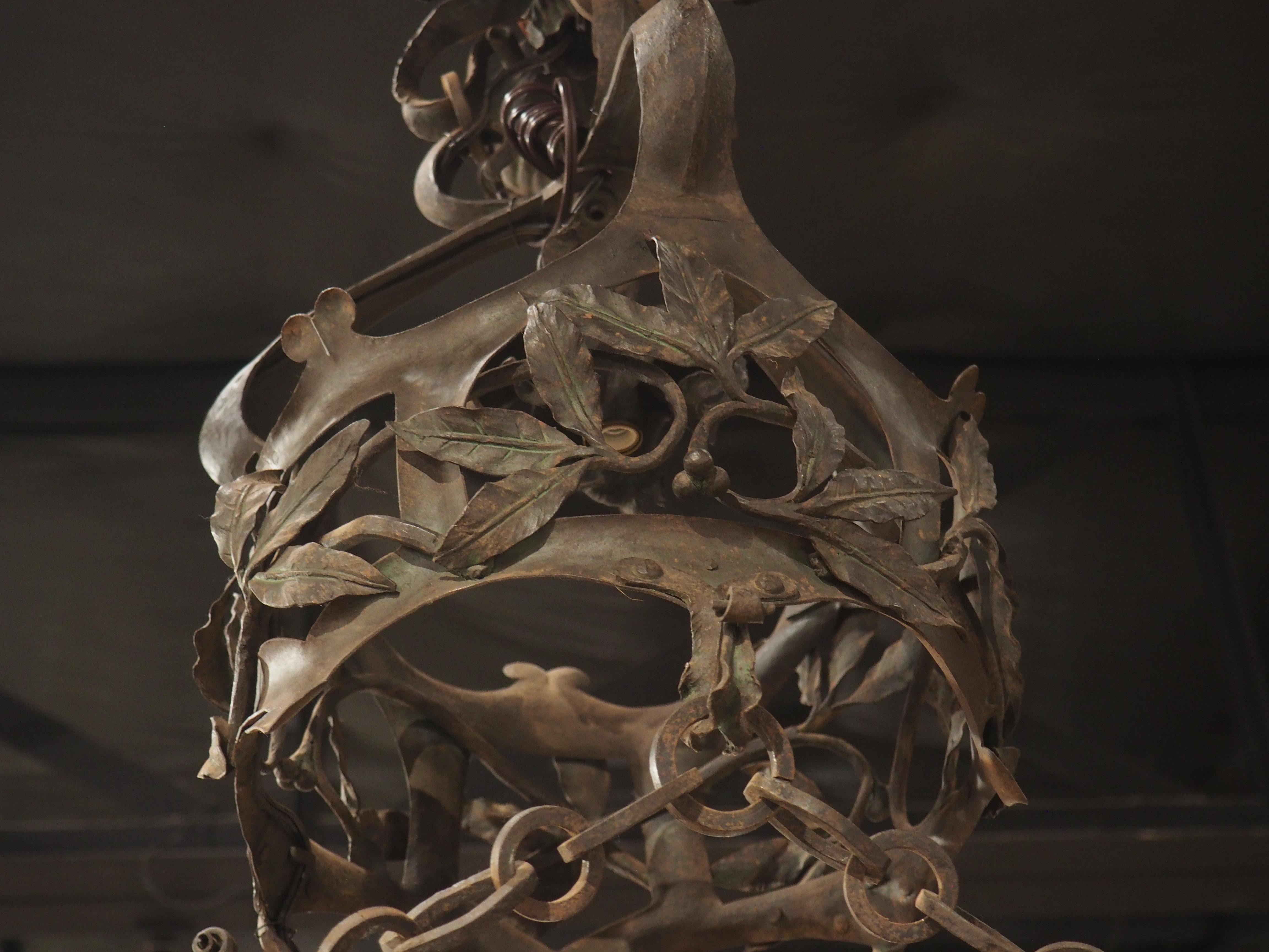 French Art Nouveau Wrought Iron Chandelier, circa 1900 For Sale 1