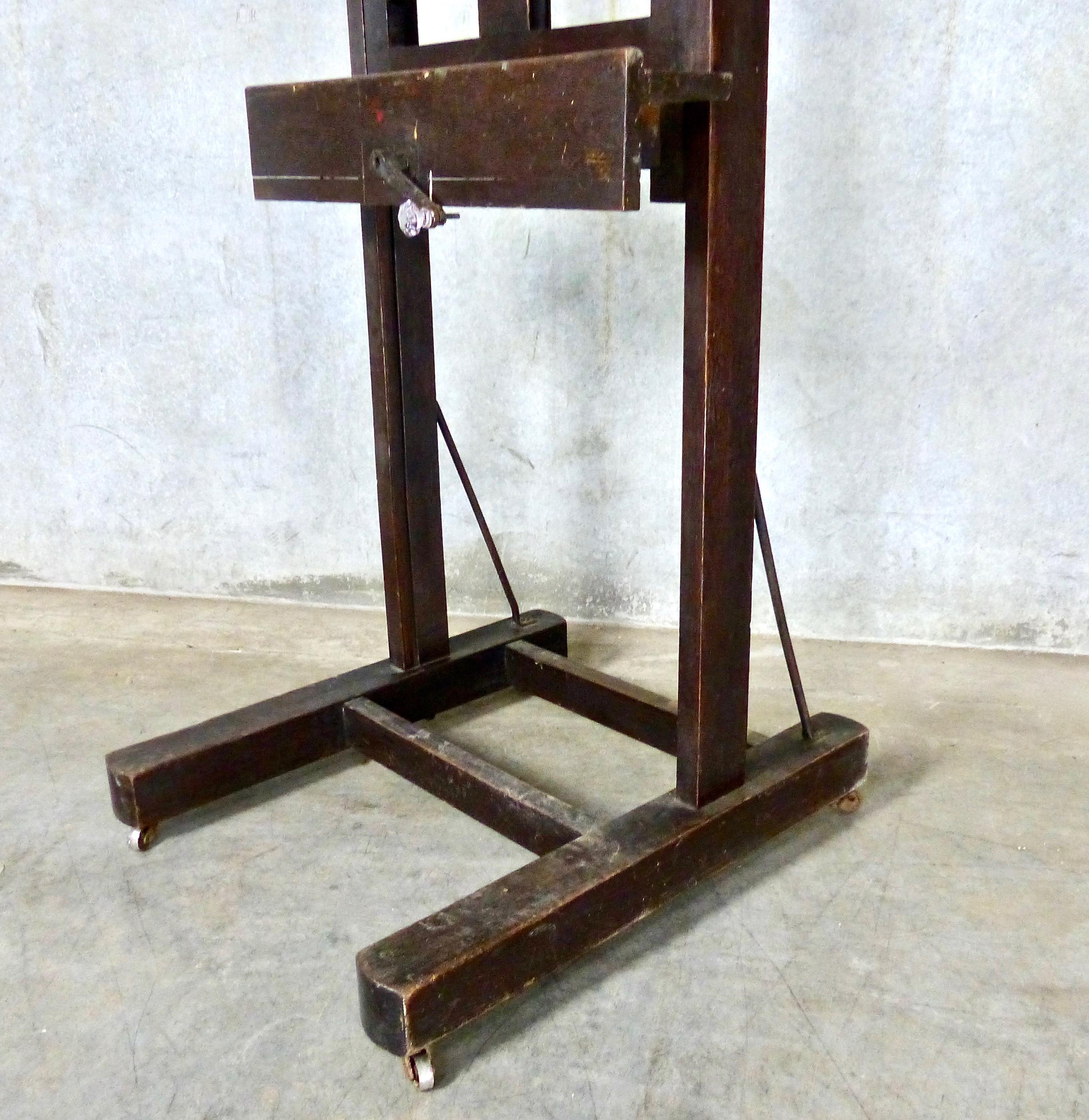 Arts and Crafts French Artist’s Easel with Crank, circa 1900