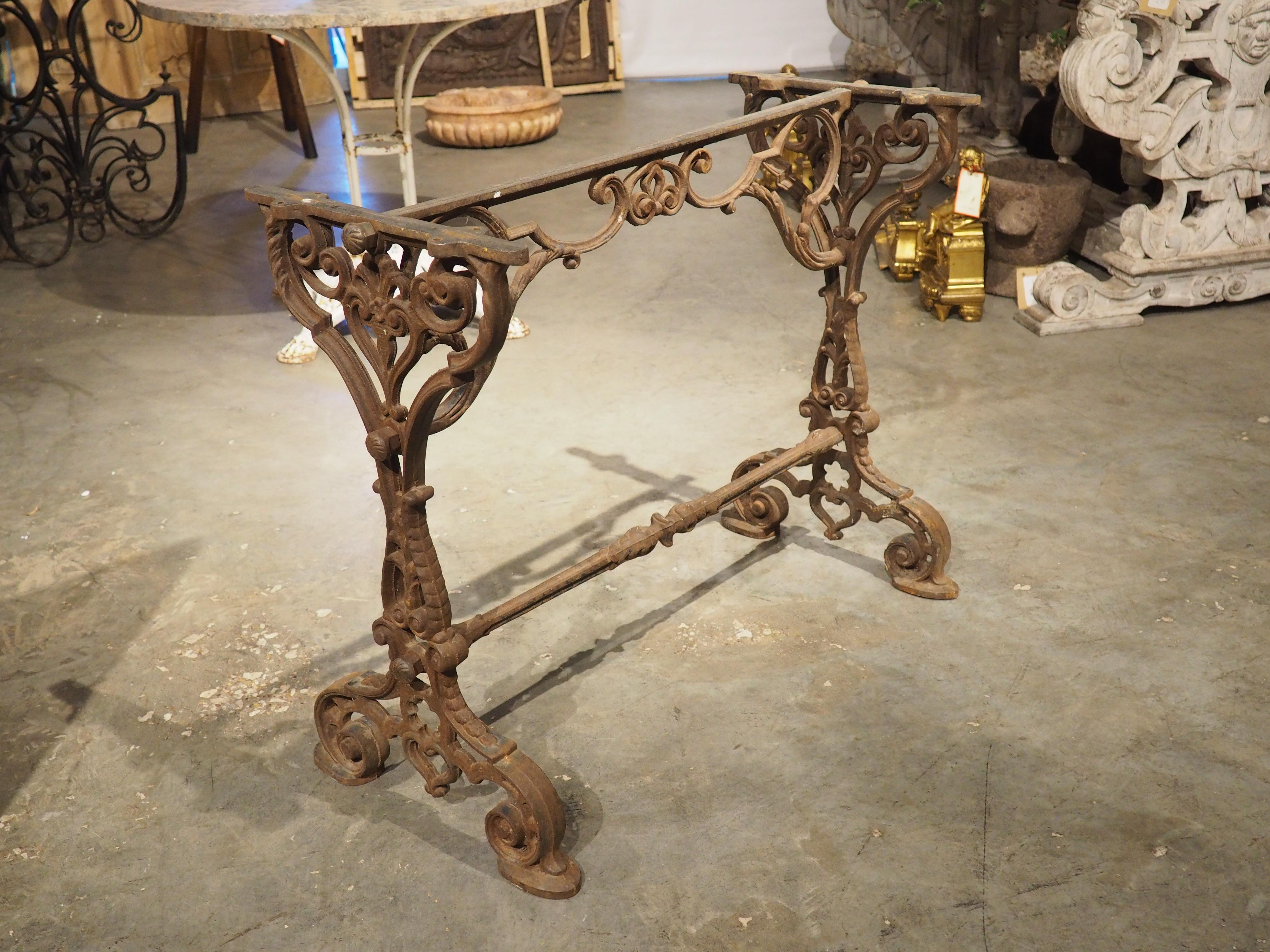 Table de bistrot française en fonte datant d'environ 1900 avec plateau en marbre en vente 7