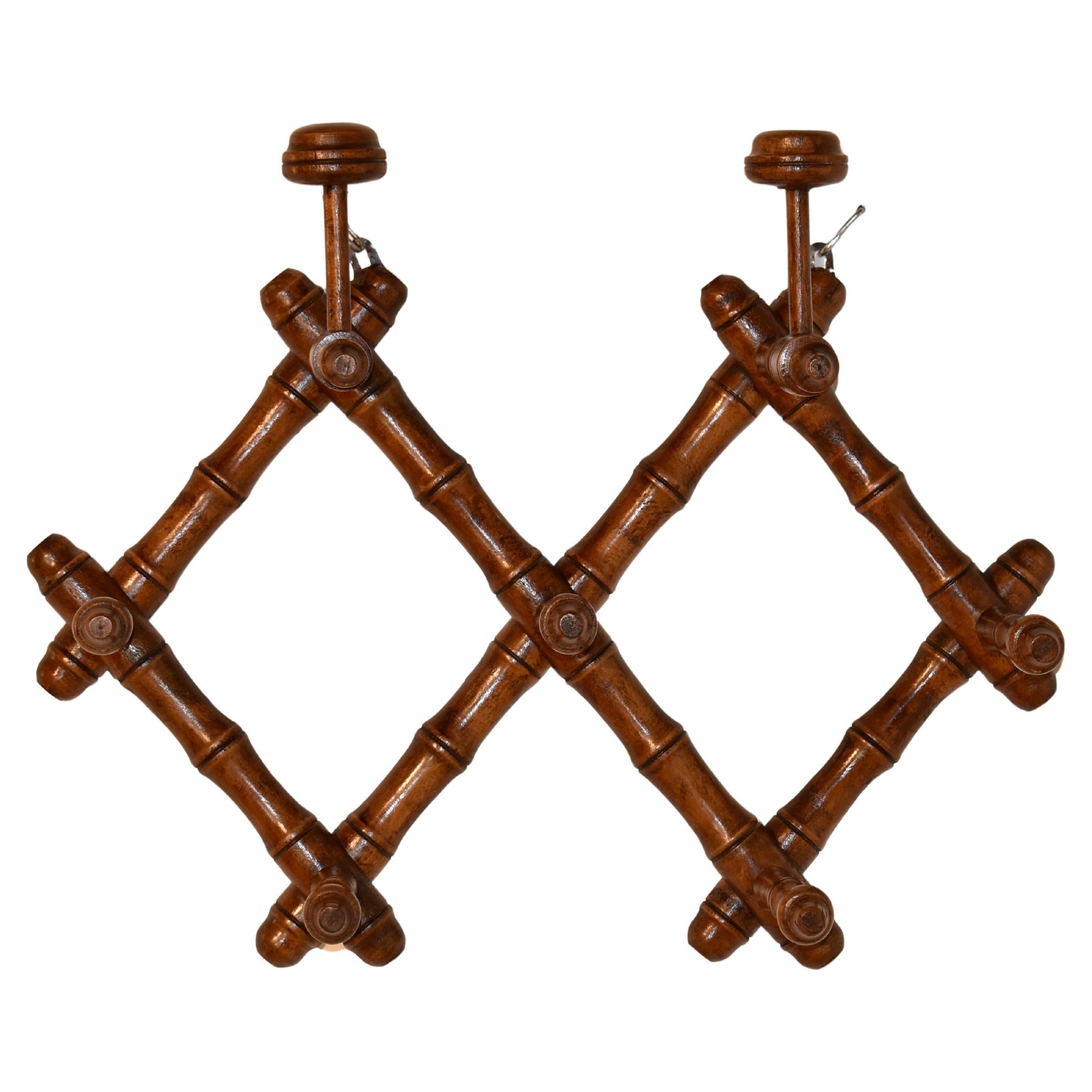 Cappello e cappotto a fisarmonica in ciliegio francese del 1900 circa  Rack