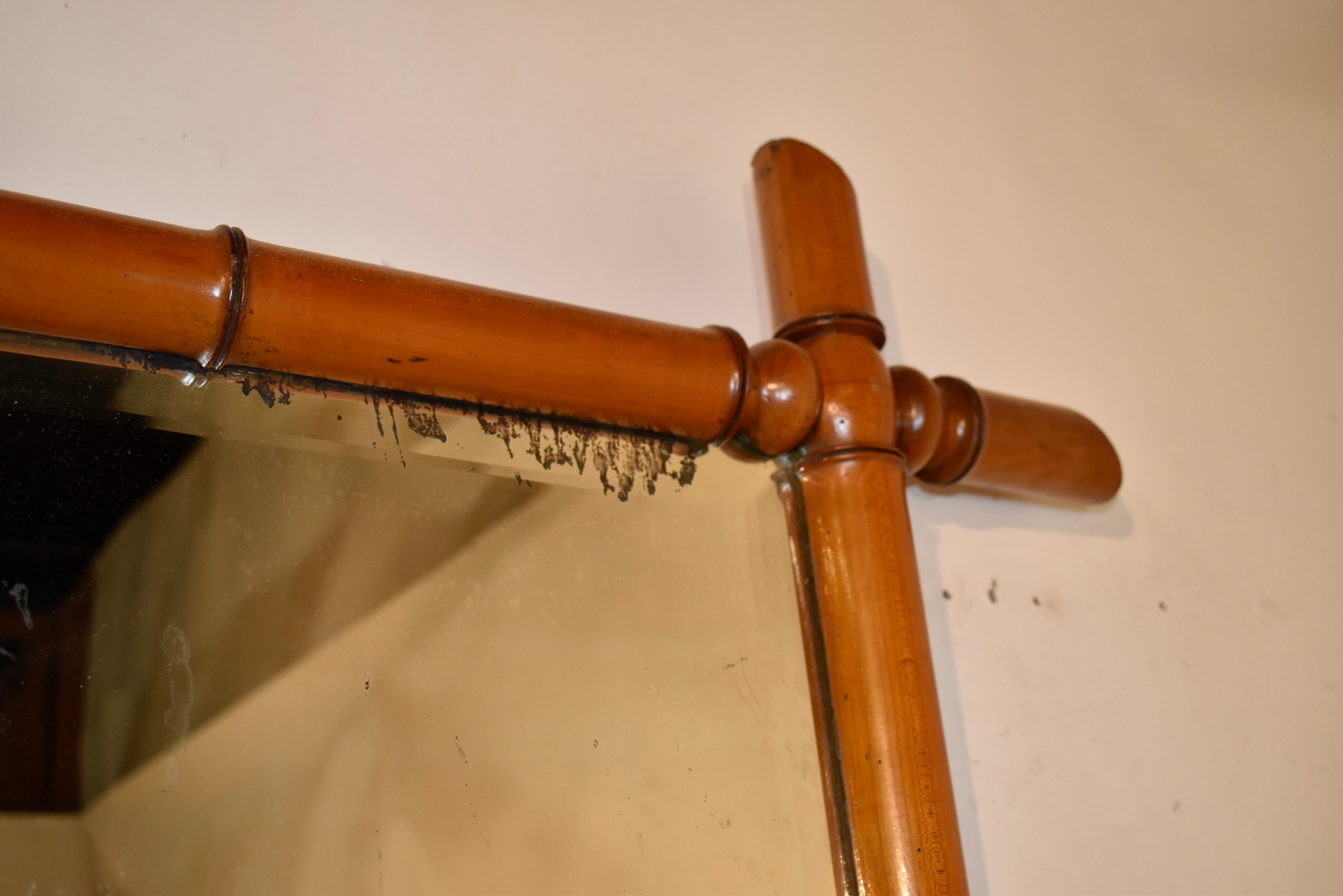 Tornito Specchio in finto bambù in ciliegio francese del 1900 circa in vendita