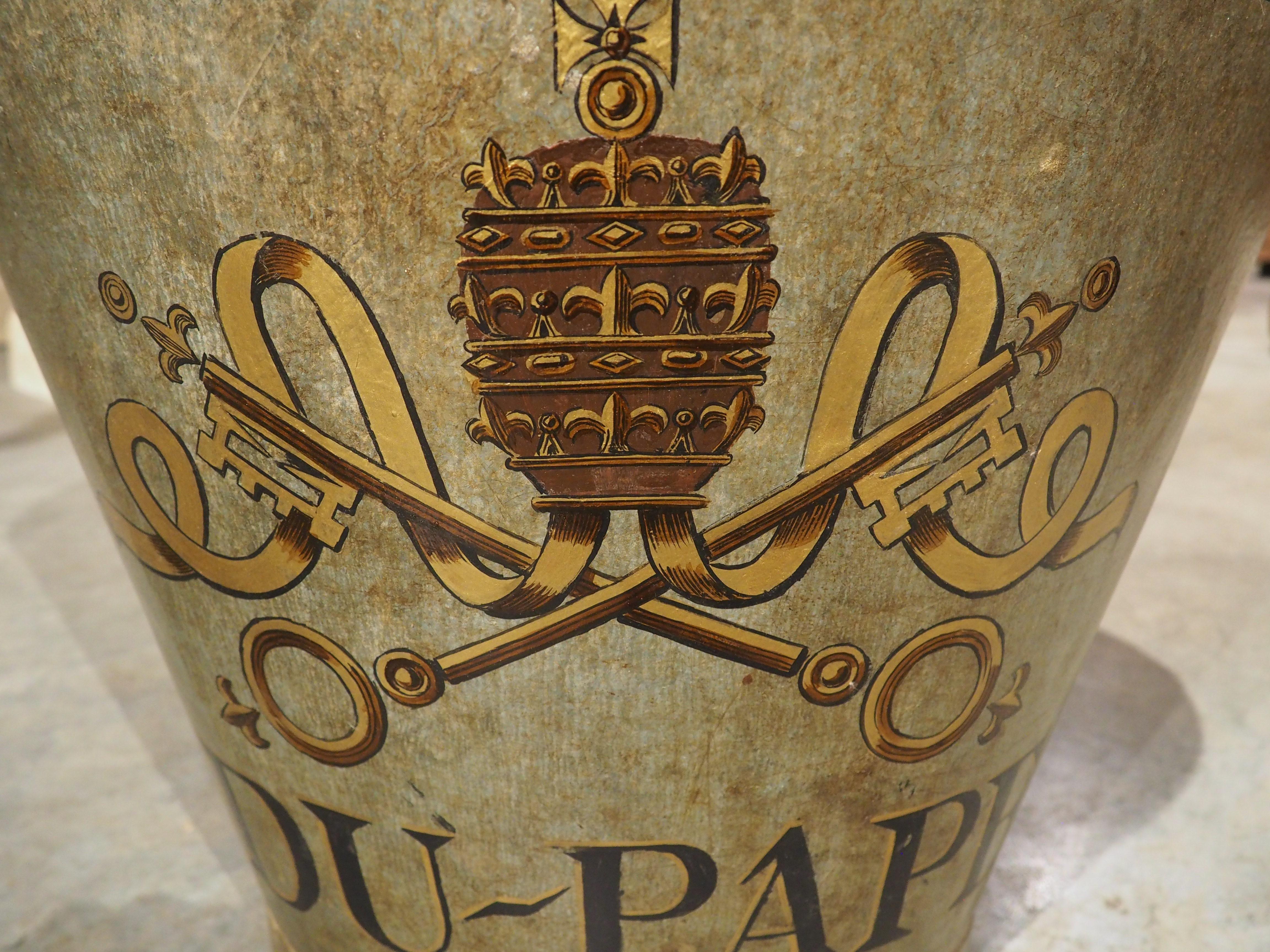 Hand-Painted Circa 1900 French Metal Wine Grape Hod, Châteauneuf-du-Pape, Haute-Garonne