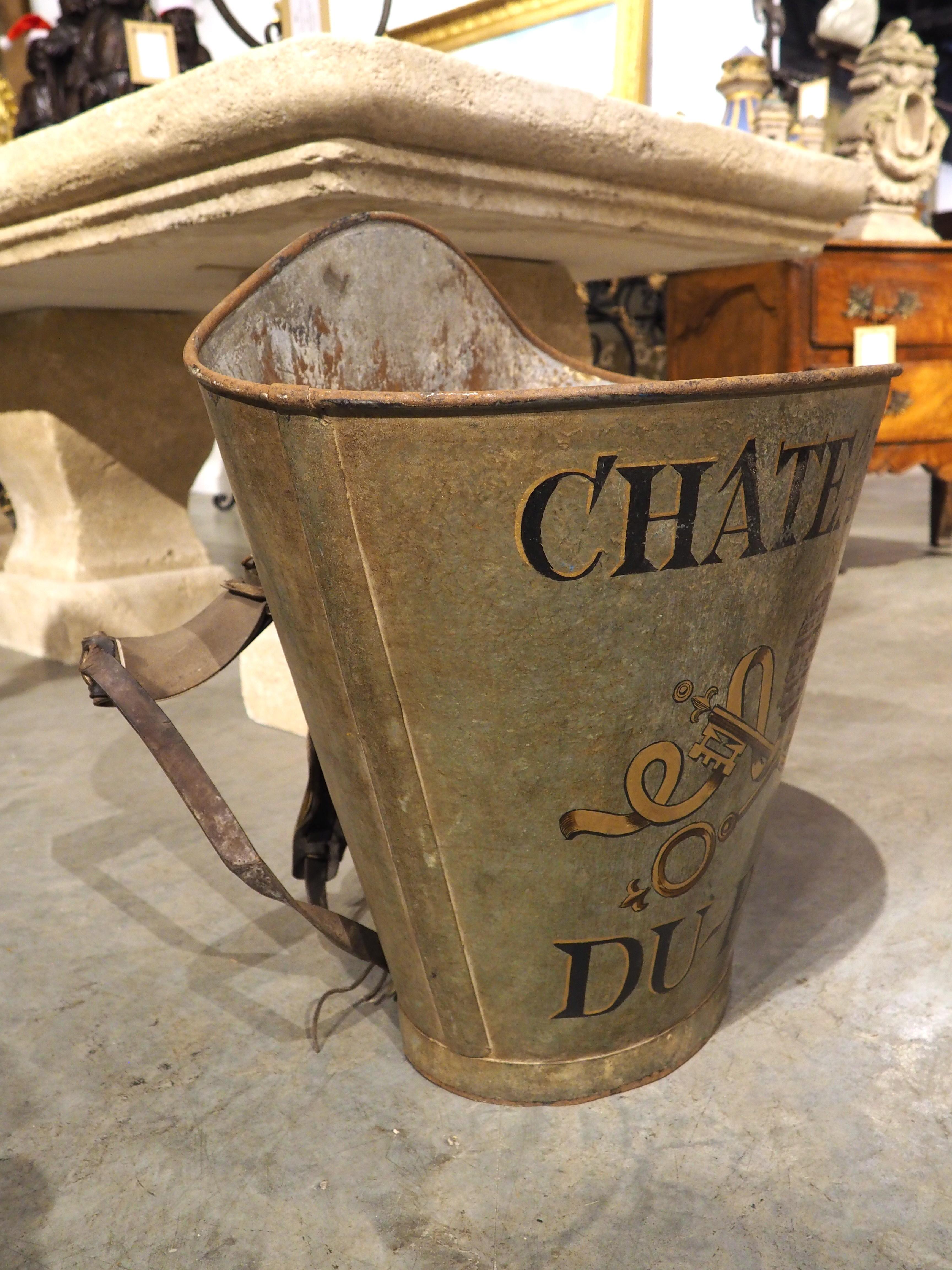 Circa 1900 French Metal Wine Grape Hod, Châteauneuf-du-Pape, Haute-Garonne In Good Condition In Dallas, TX