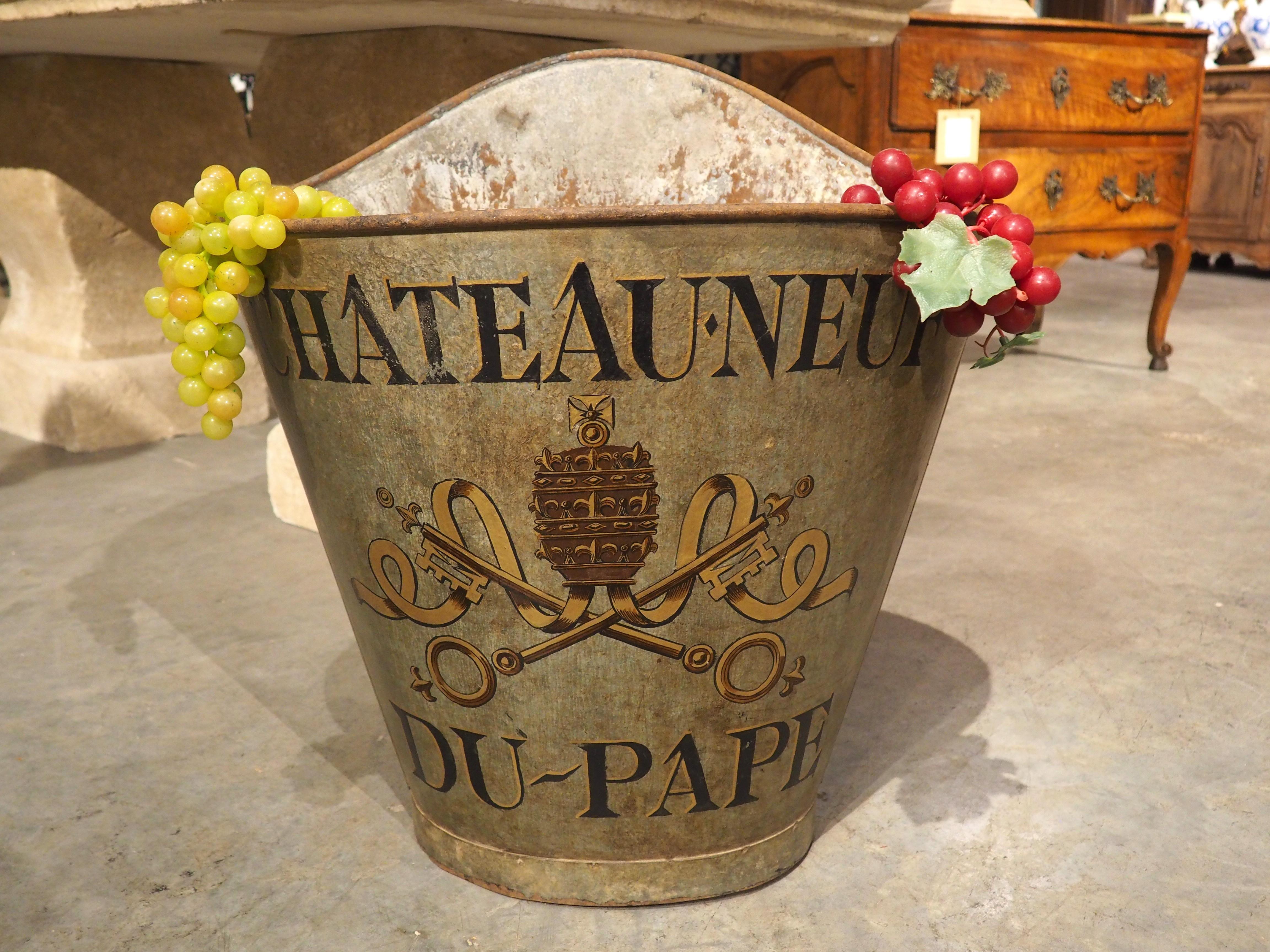 Circa 1900 French Metal Wine Grape Hod, Châteauneuf-du-Pape, Haute-Garonne 3