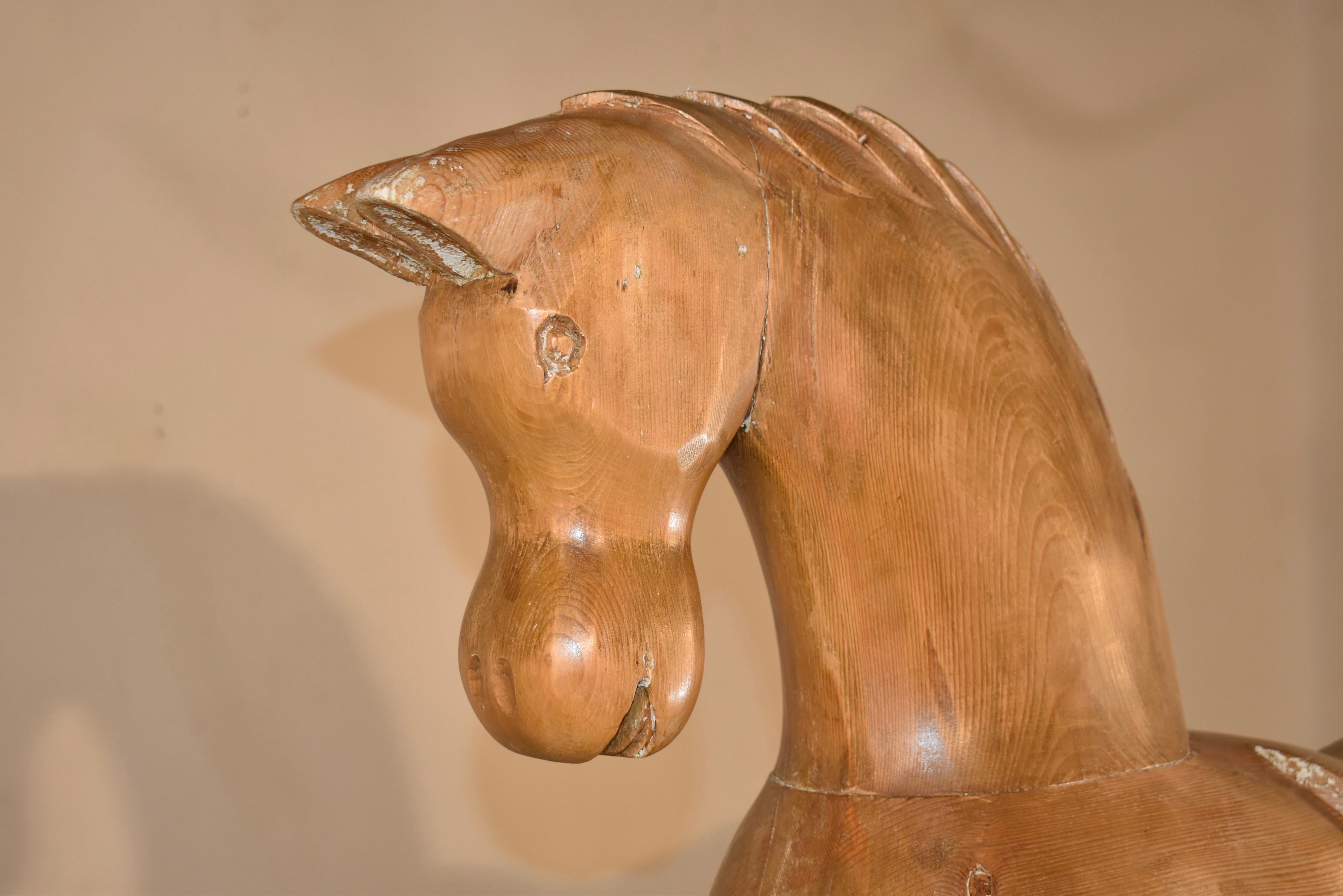 Inglese Cavallo di pino intagliato a mano del 1900 circa in vendita