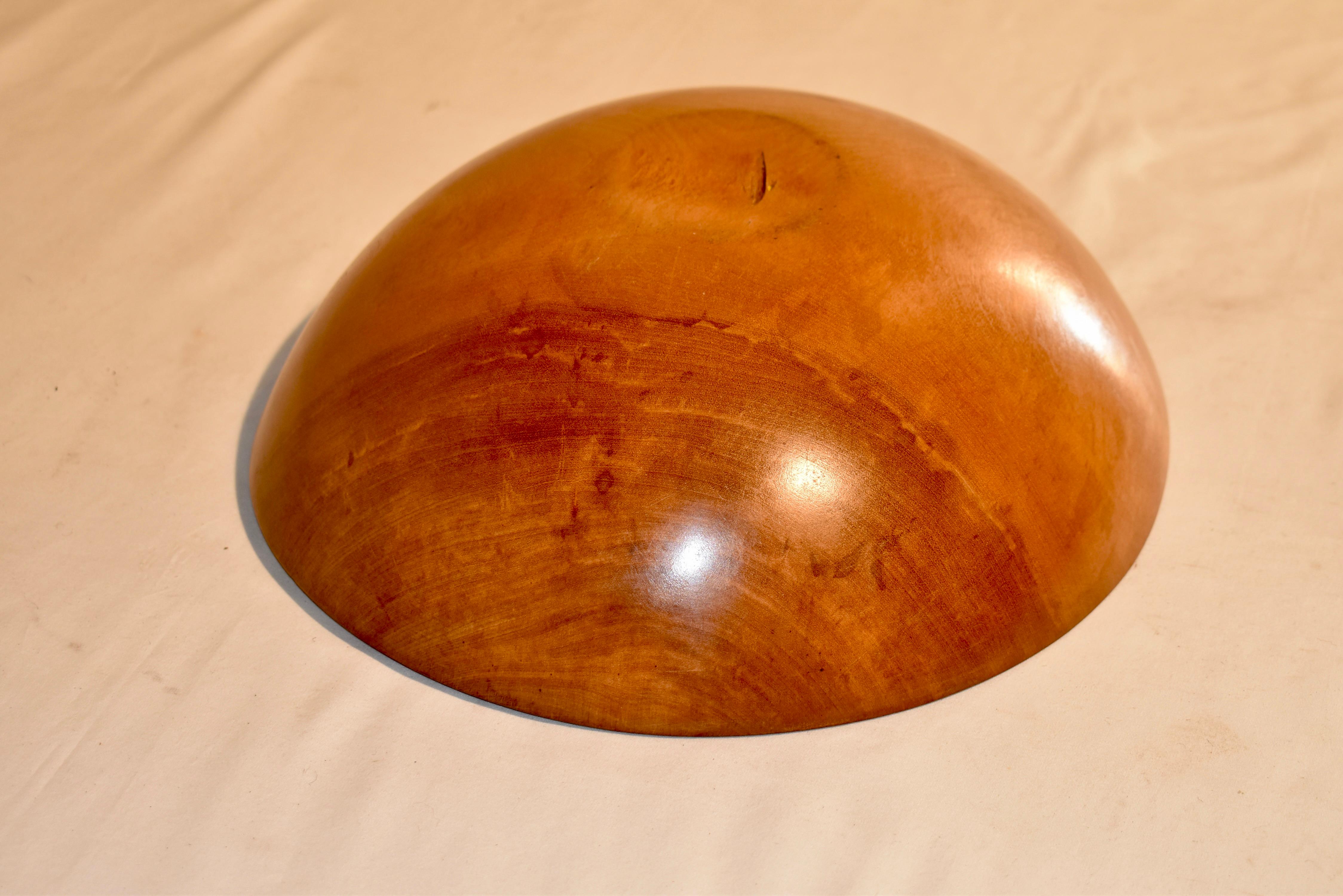 Early 20th Century Circa 1900 Hand Turned Maple Bowl For Sale