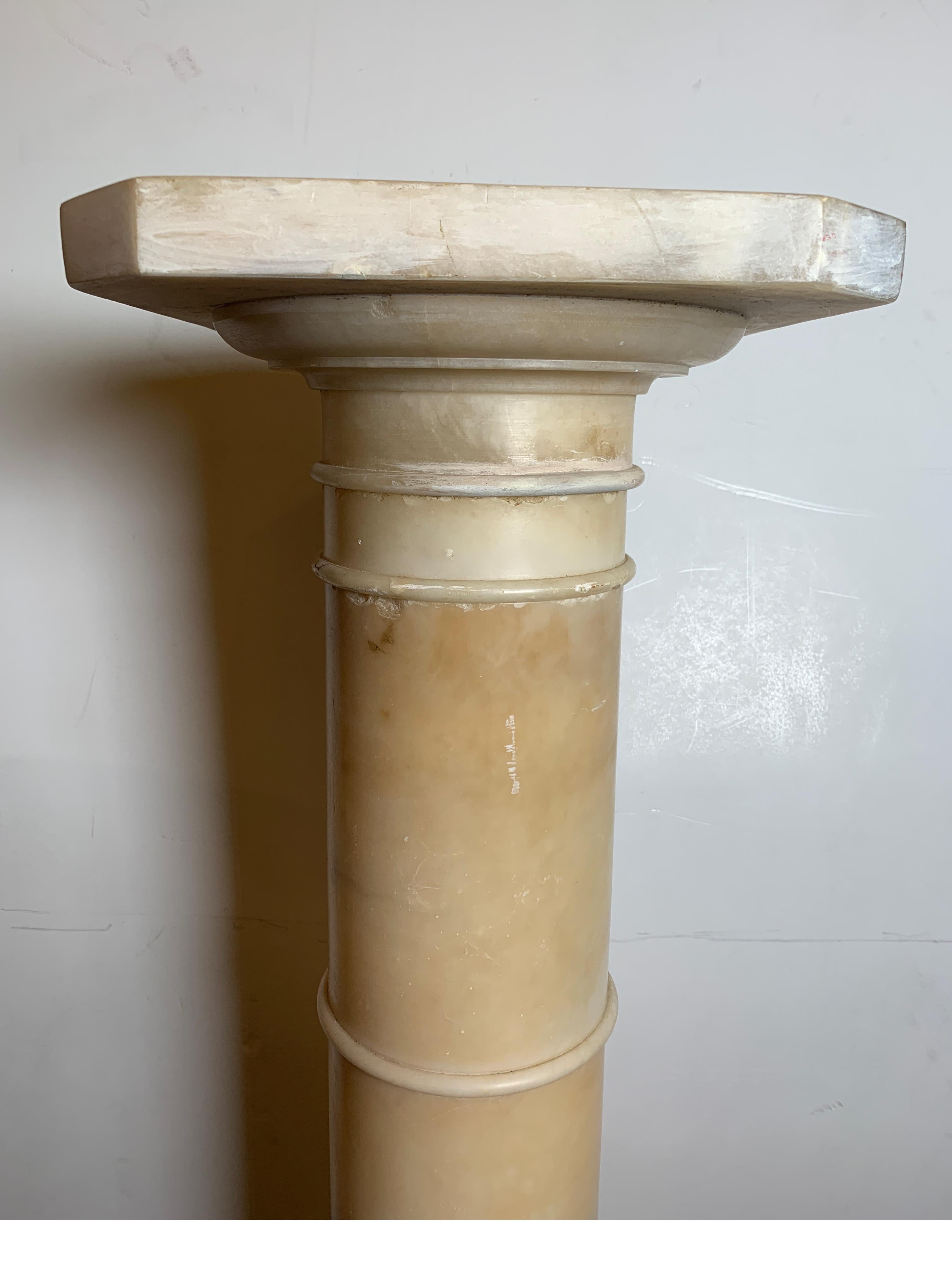 Late 19th Century Italian Marble Pedestal, Traditional Minimal Design, circa 1900