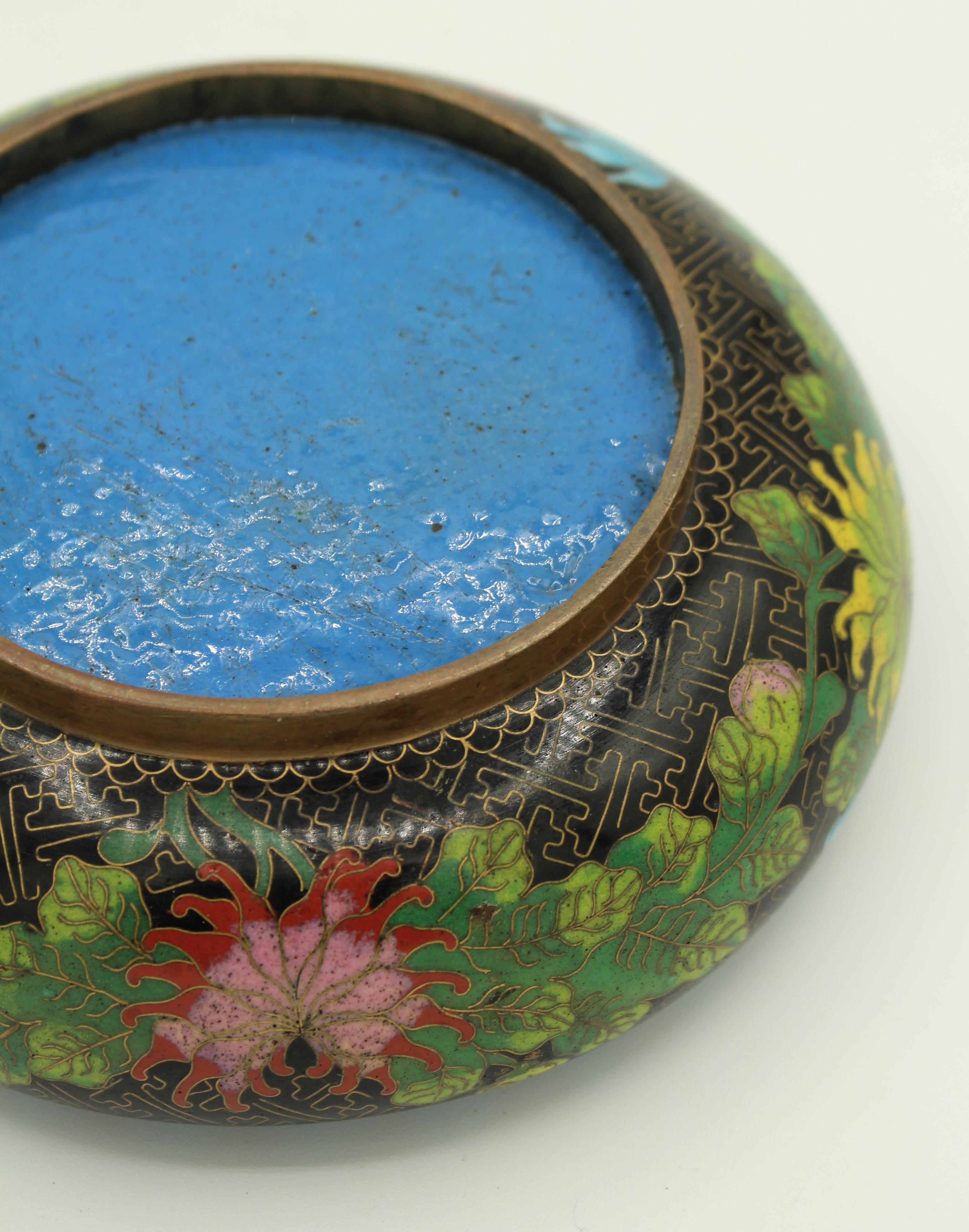 Circa 1900 Qing Dynasty Cloisonne Bowl For Sale 1