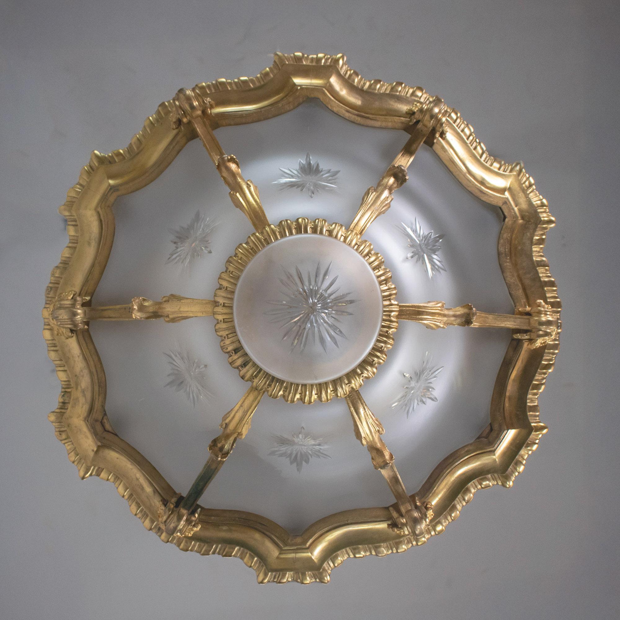 Empotrable de bronce dorado estilo Luis XVI de principios del siglo XX con cristal grabado en venta 9