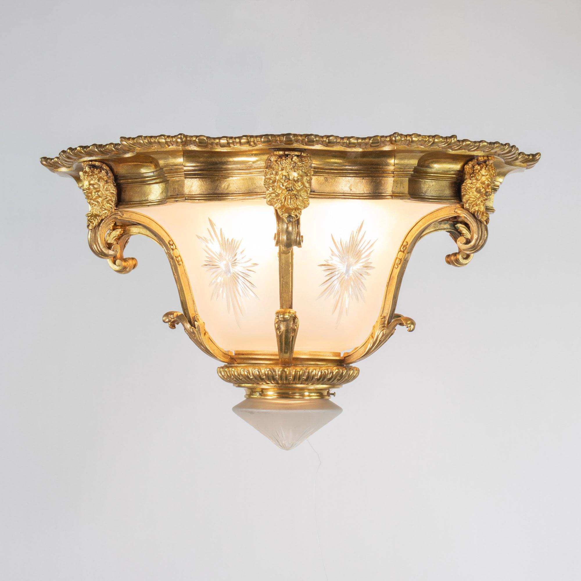 Empotrable de bronce dorado estilo Luis XVI de principios del siglo XX con cristal grabado Francés en venta