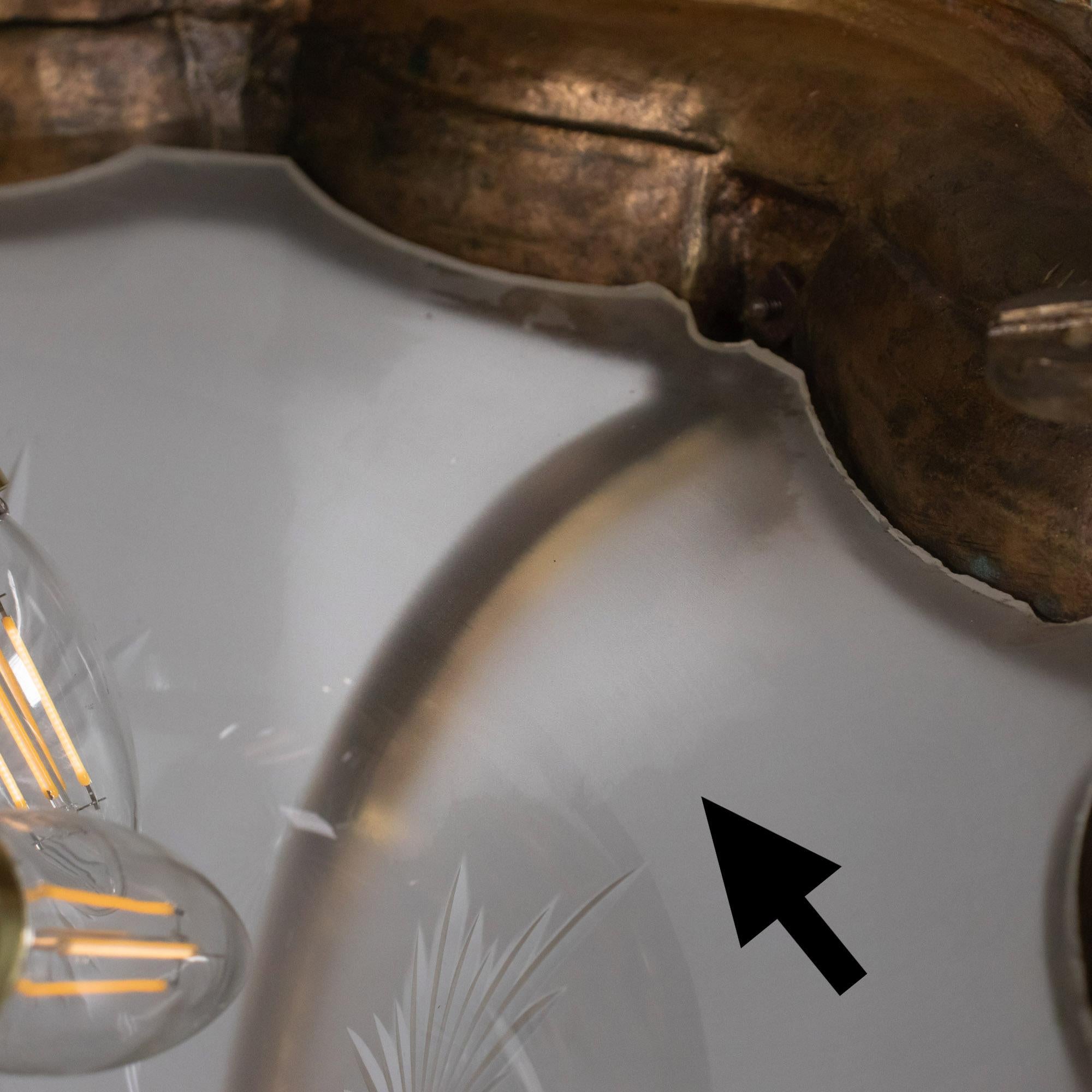 Empotrable de bronce dorado estilo Luis XVI de principios del siglo XX con cristal grabado Hecho a mano en venta