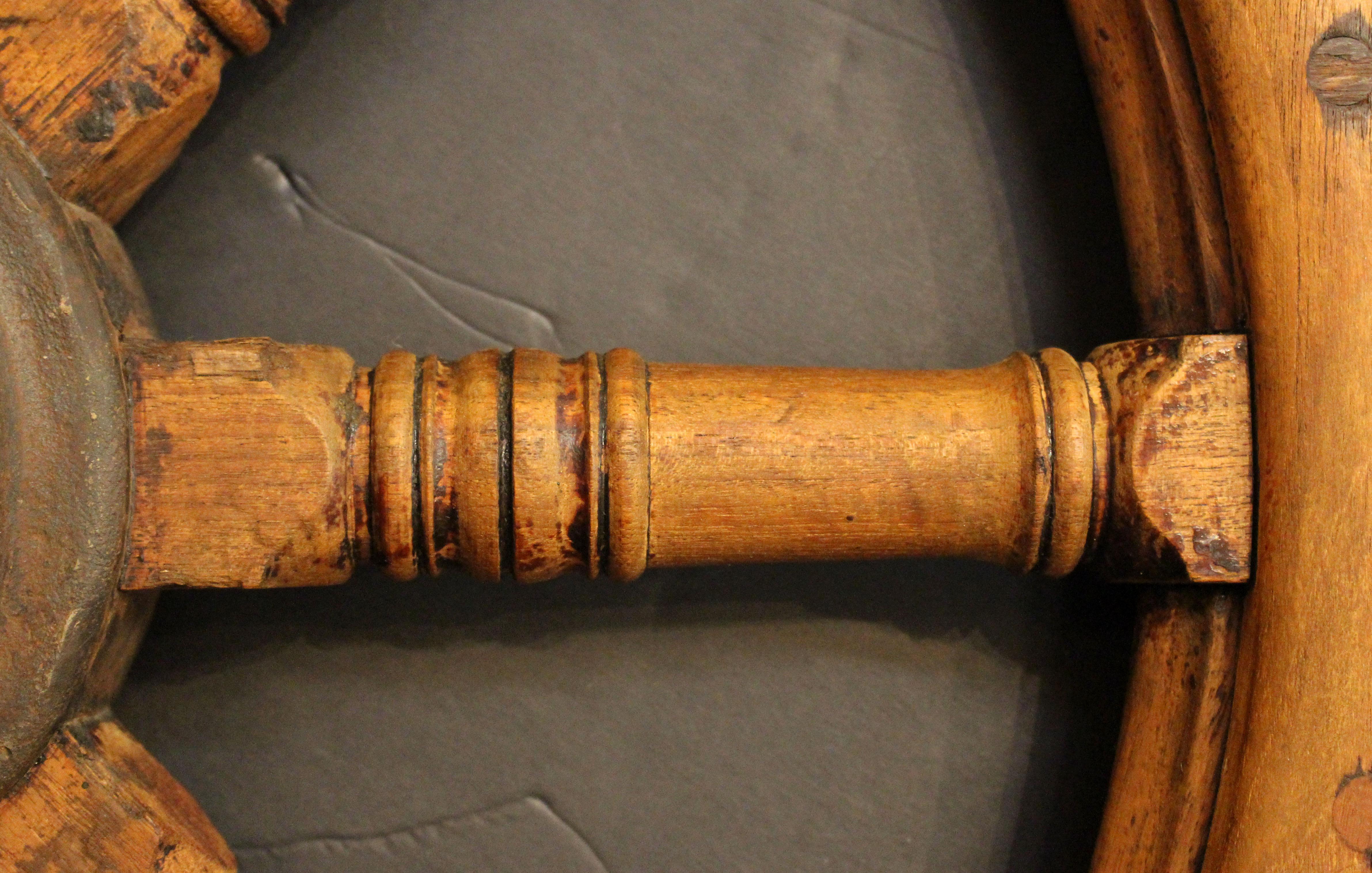 Victorien tardif Circa 1900 ou plus ancien Roue de bateau antique Ango-Européenne en vente