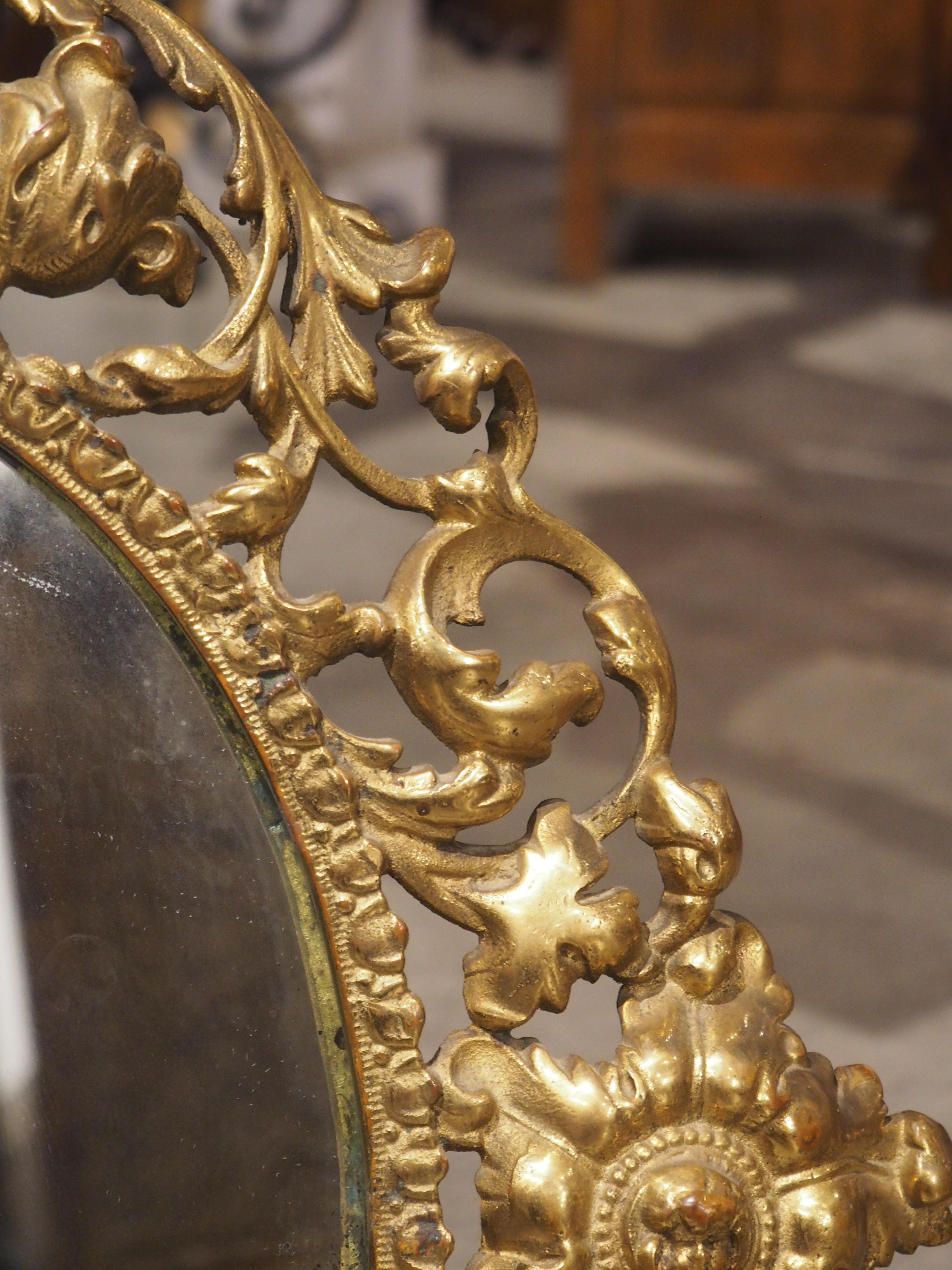 Circa 1900 Miroir de table ovale en bronze doré d'Italie en vente 3