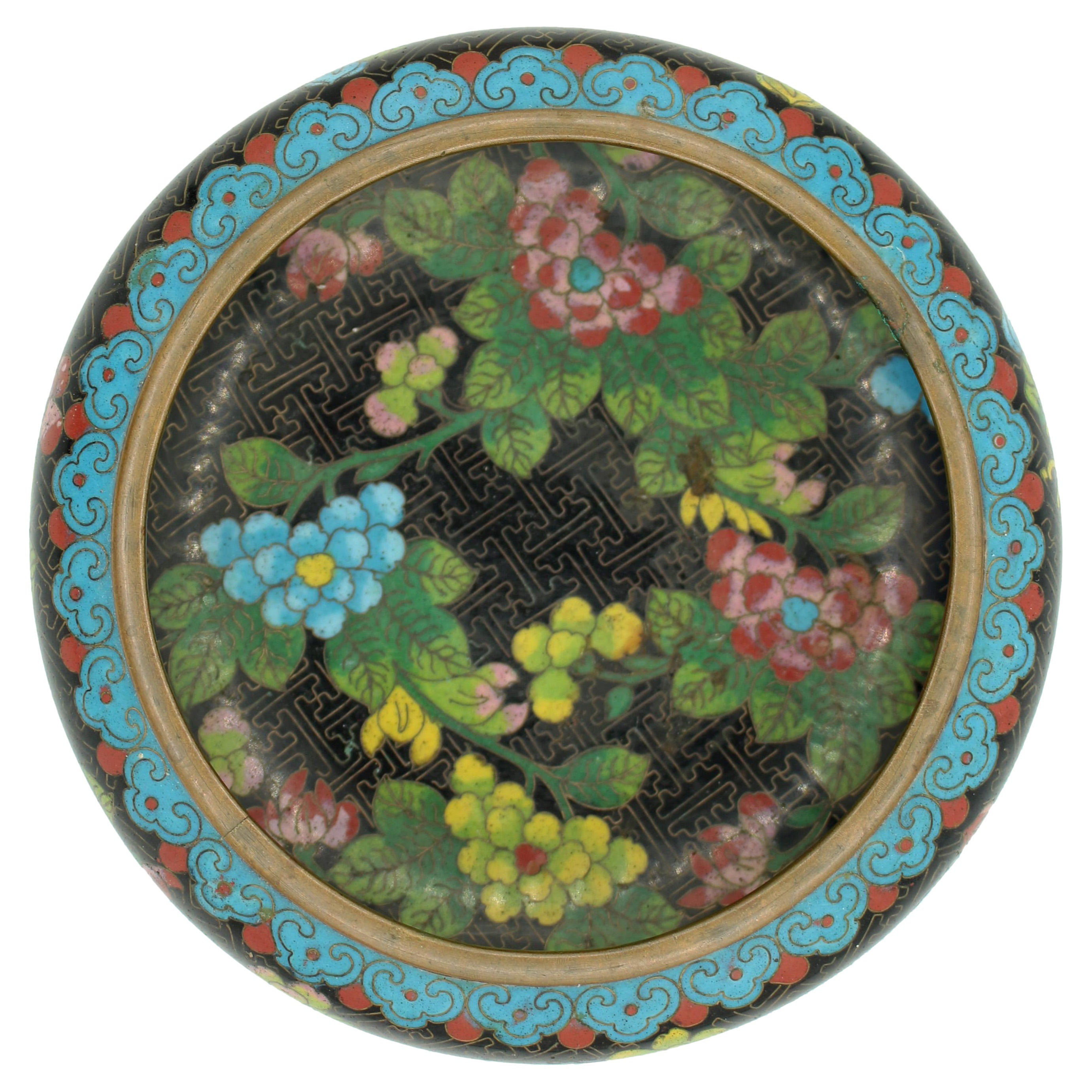 CIRCA 1900 Bol en cloisonné de la Dynastie Qing