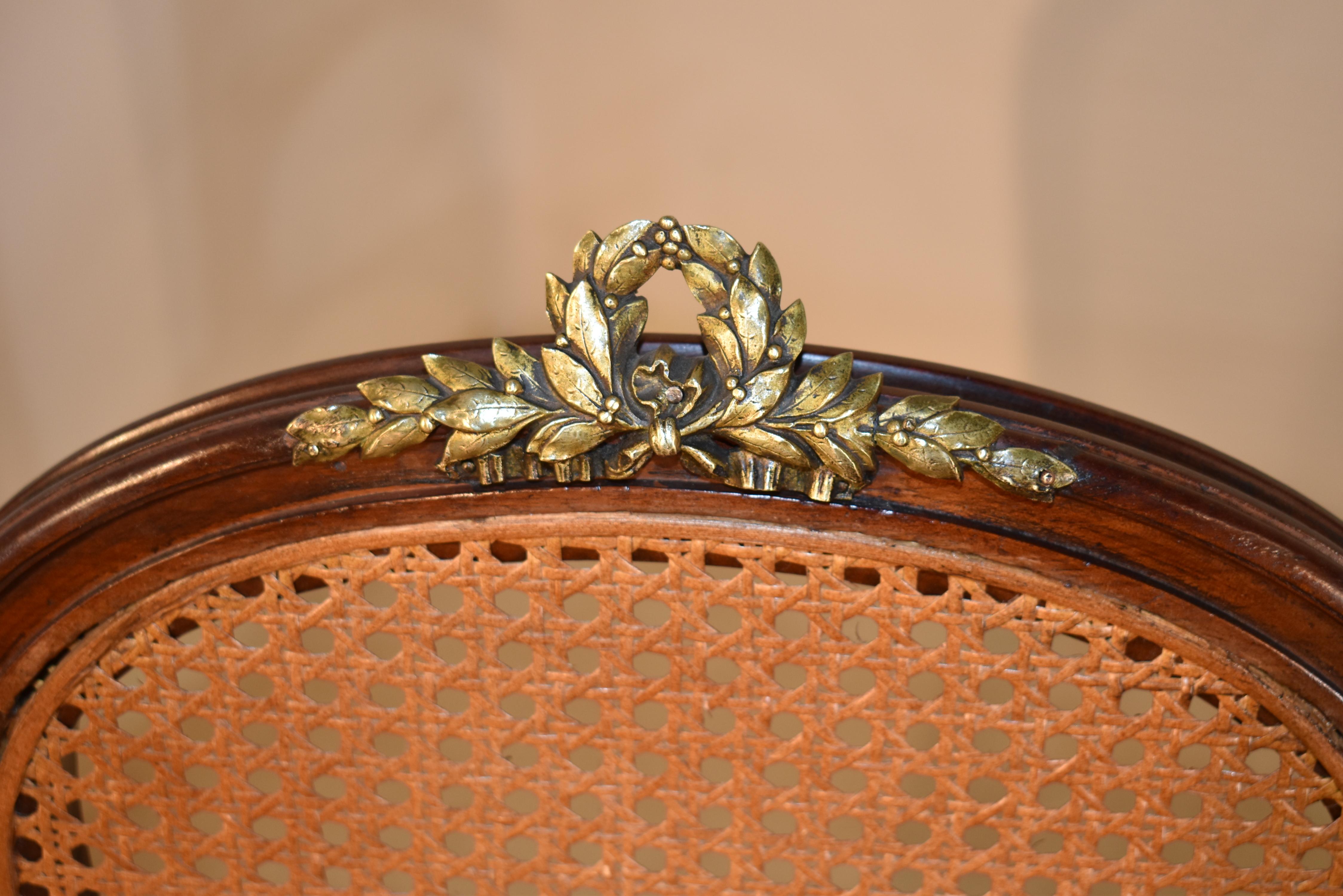CIRCA 1900 Satz von fünf Louis XVI-Beistellstühlen aus Nussbaum im Angebot 6