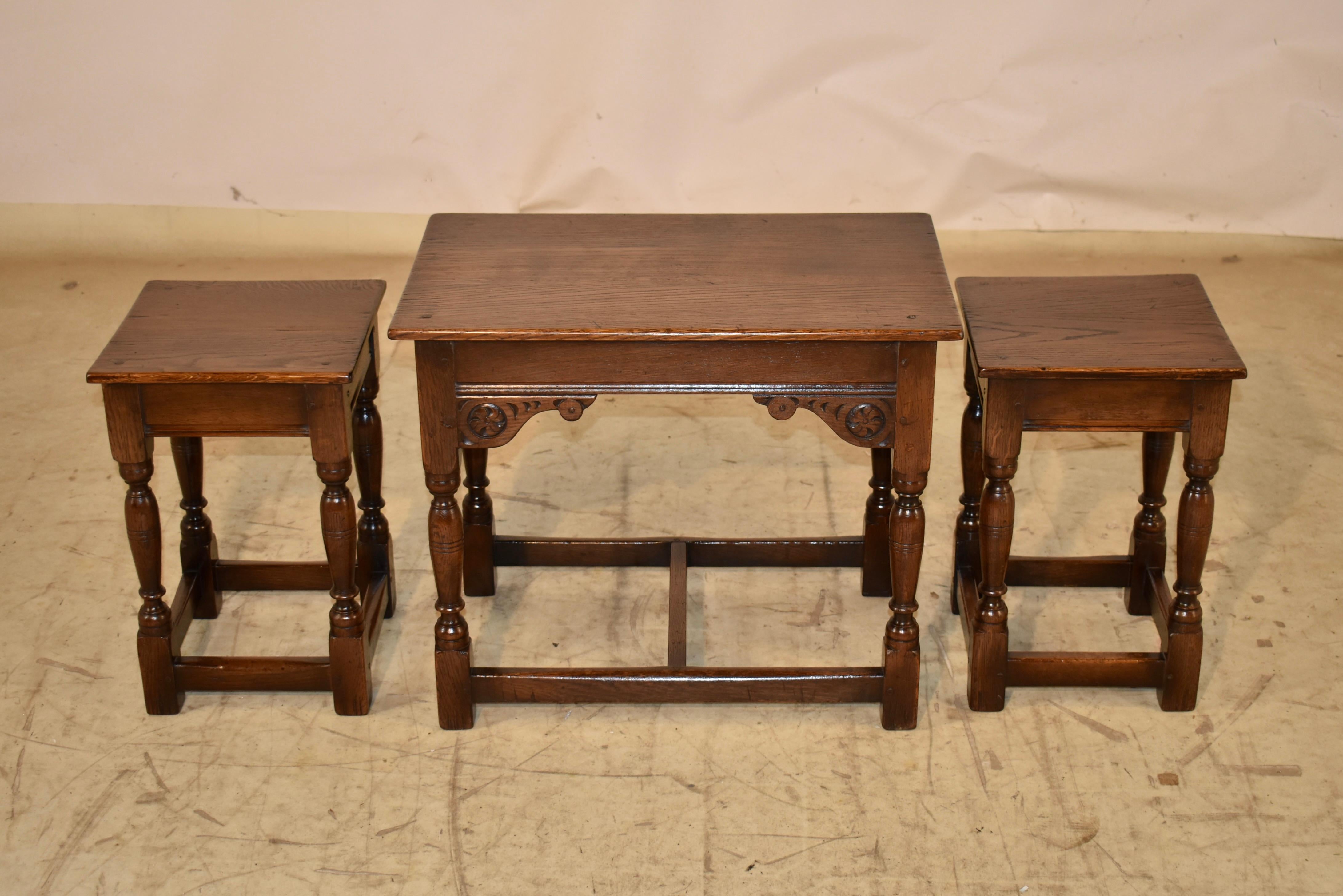 Early 20th Century Circa 1900 Set of Three Oak Nesting Tables For Sale