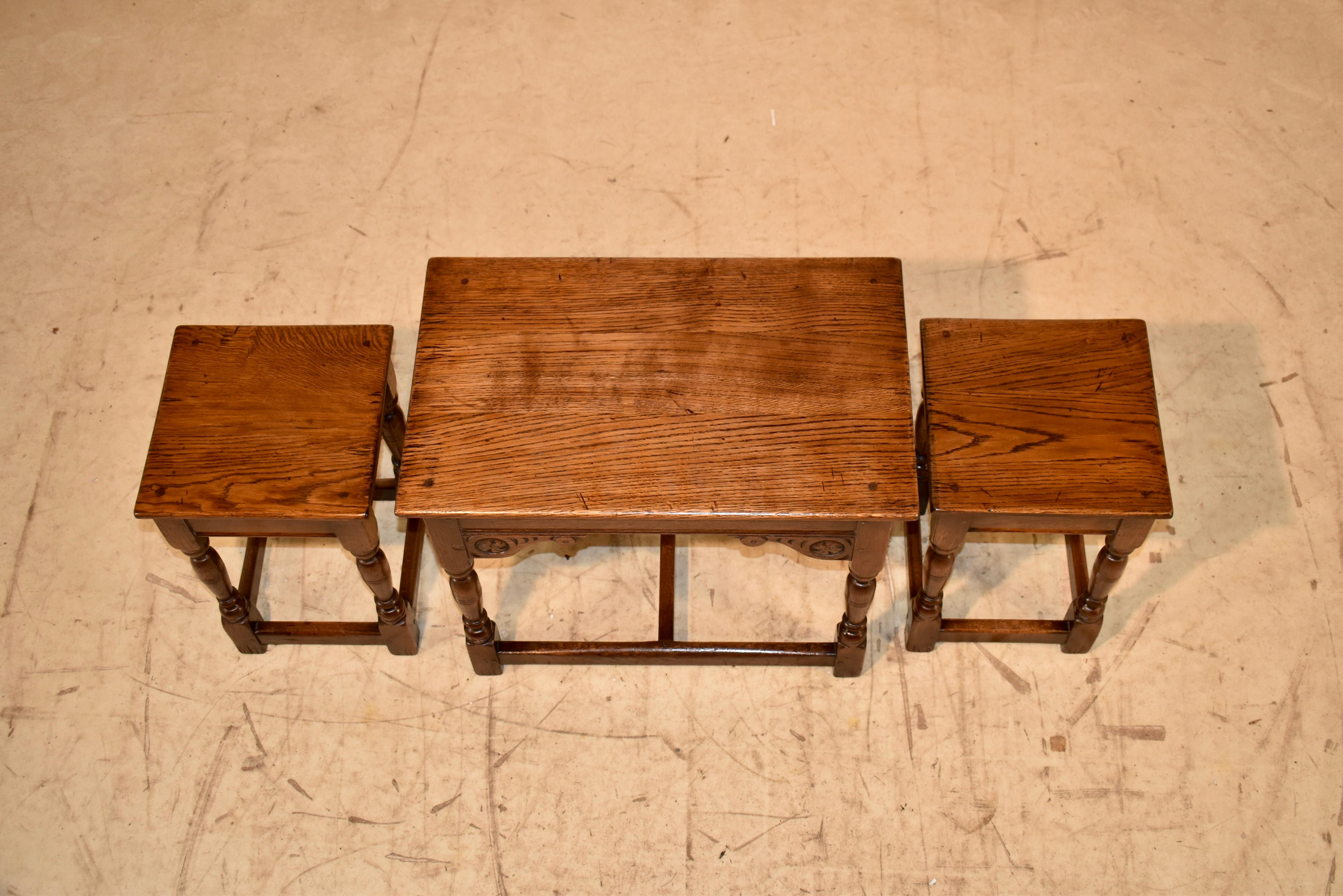 Circa 1900 Set of Three Oak Nesting Tables For Sale 1