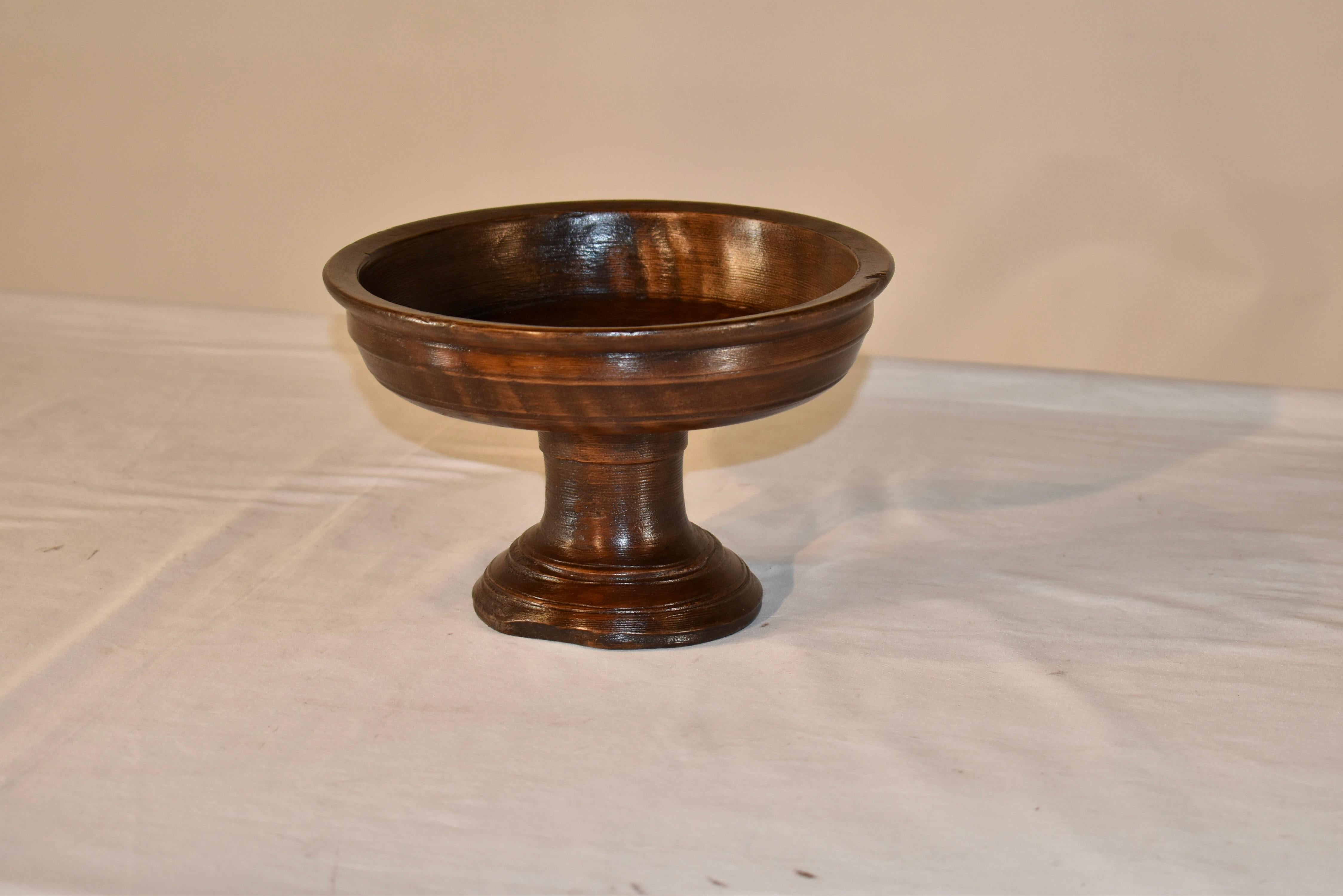 Africano Ciotola con piedistallo in legno tornito di CIRCA 1900 in vendita