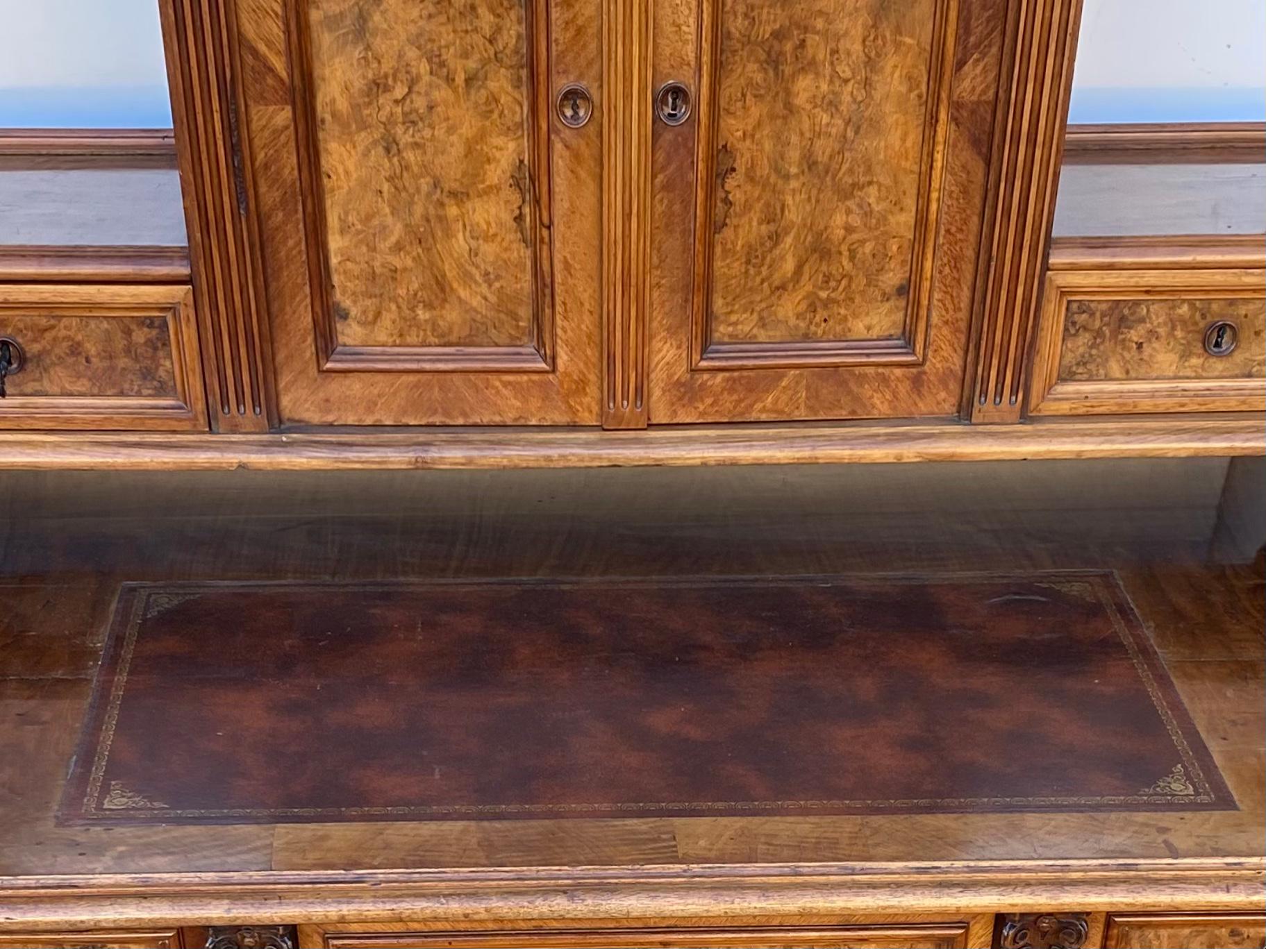 Victorian Burl Neoclassical Style Walnut and Tooled Leather Desk, circa 1900 In Good Condition In Kennesaw, GA