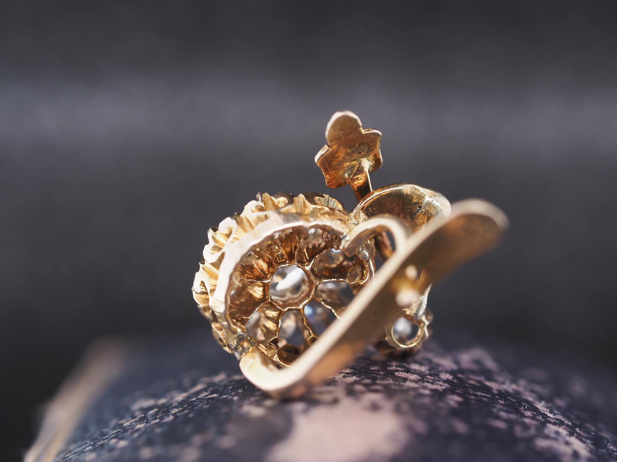 Boucles d'oreilles grappe ancienne mine en or jaune 14 carats datant des années 1900 Pour femmes en vente
