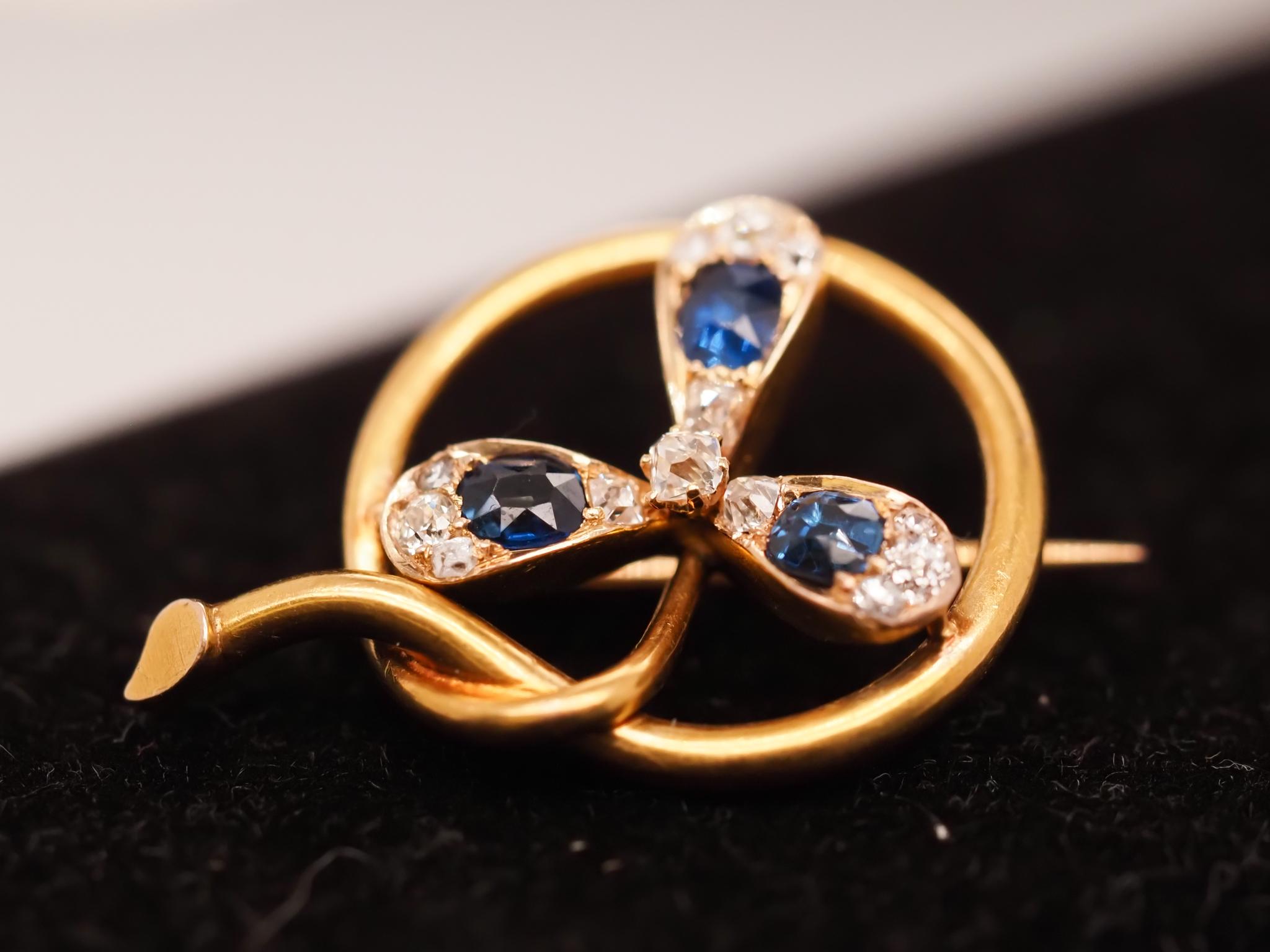 Circa 1900s 14K Yellow Gold Sapphire and Diamond Flower Brooch For Sale 4