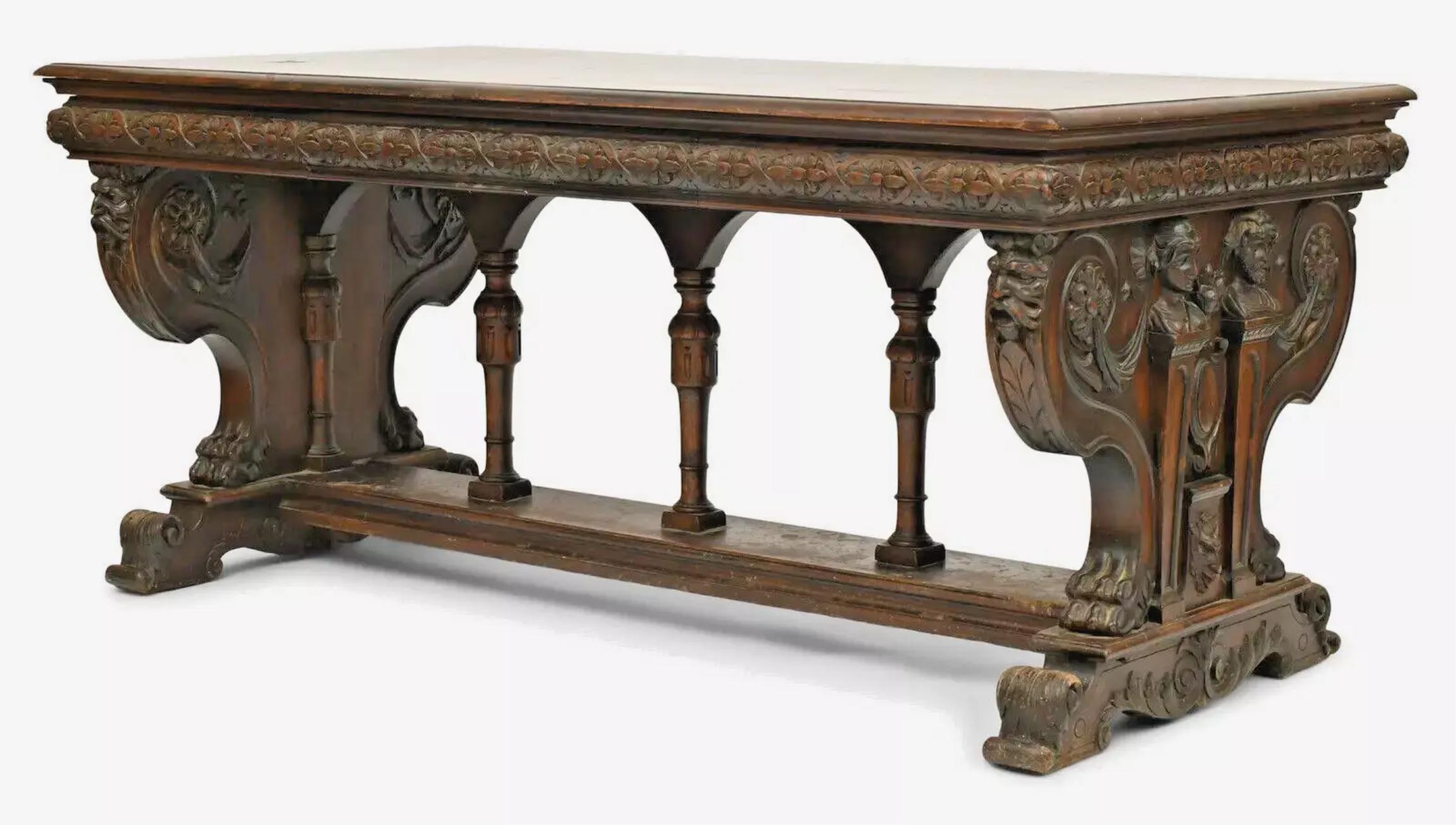 Étonnant  Table de bibliothèque américaine ancienne des années 1900, figurative, sculptée de fleurs et en acajou

Table de bibliothèque ancienne, américaine, figurative, sculptée de fleurs, en acajou, Circa 1900s, 20ème siècle !

Cette table de