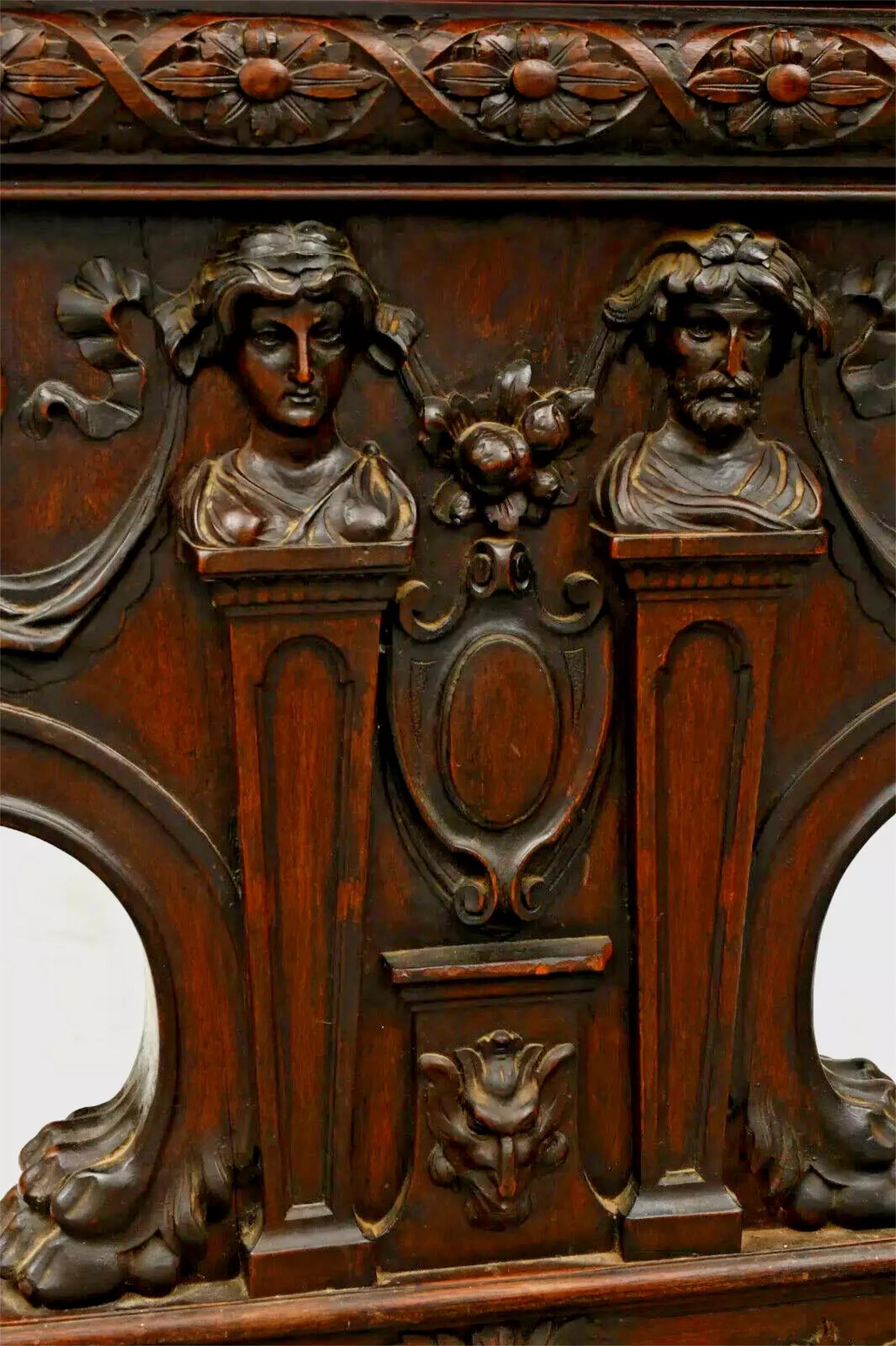 Table de bibliothèque américaine ancienne des années 1900, figurative, sculptée de fleurs et en acajou Bon état - En vente à Austin, TX